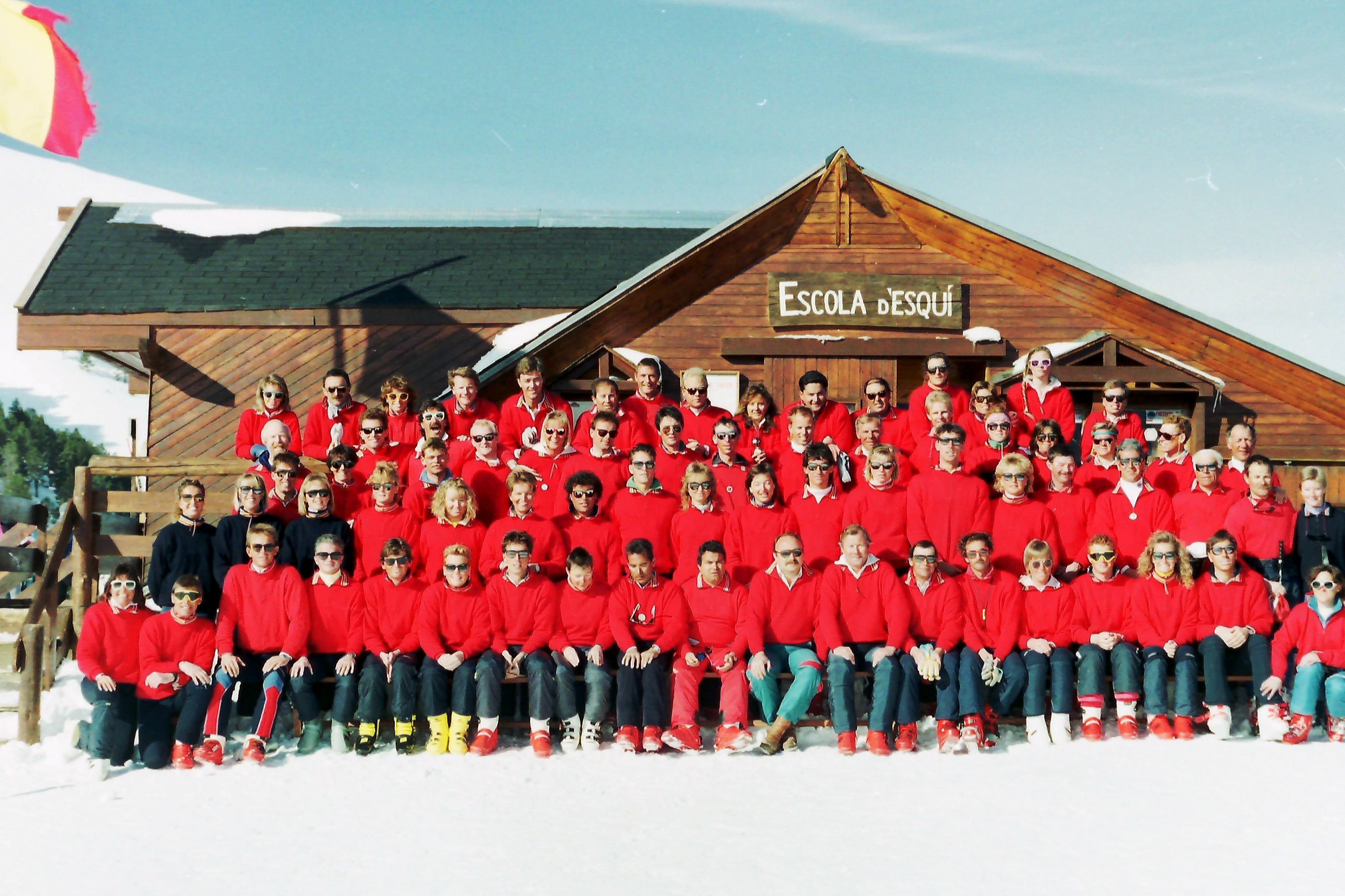 Una foto de grup de l'escola. 
