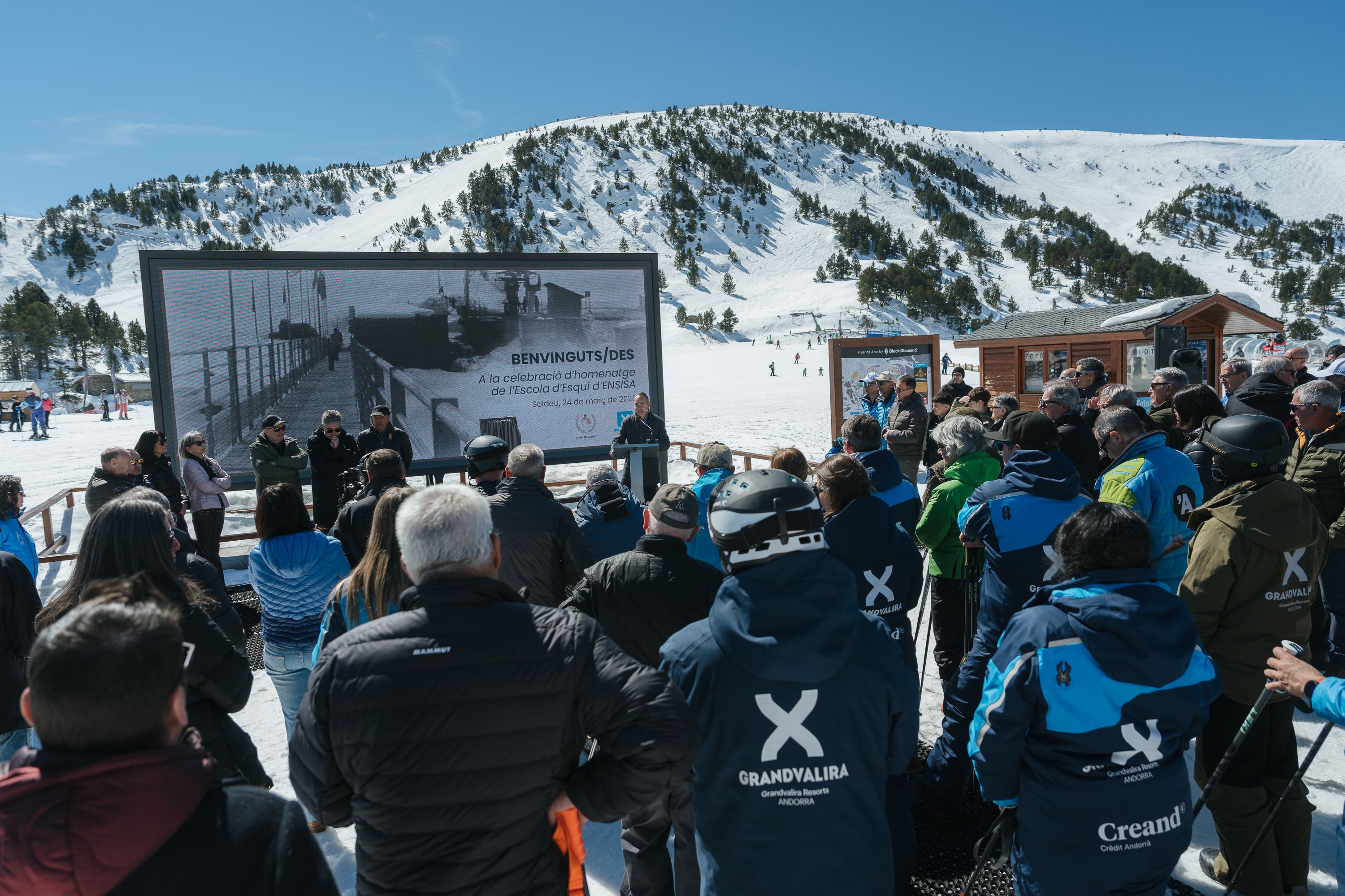 Homenatge als fundadors de l'escola esquí de Soldeu.