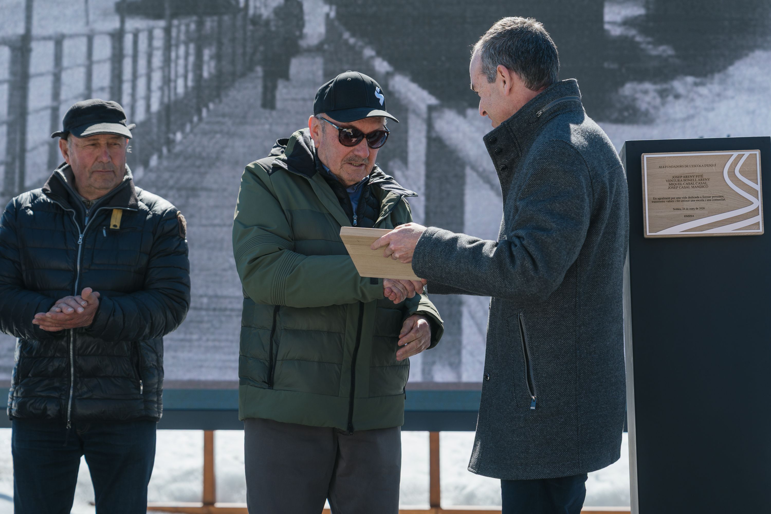 Homenatge als fundadors de l'escola esquí de Soldeu.