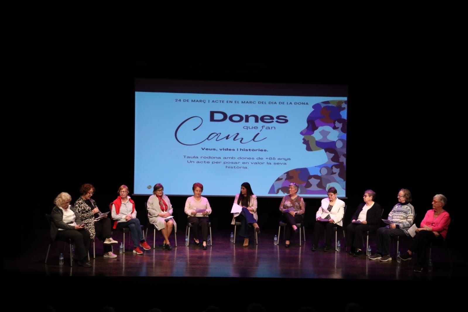 Deu dones massanenques han compartit les seves vivències i trajectòries vitals en un acte de reconeixement i memòria col·lectiva