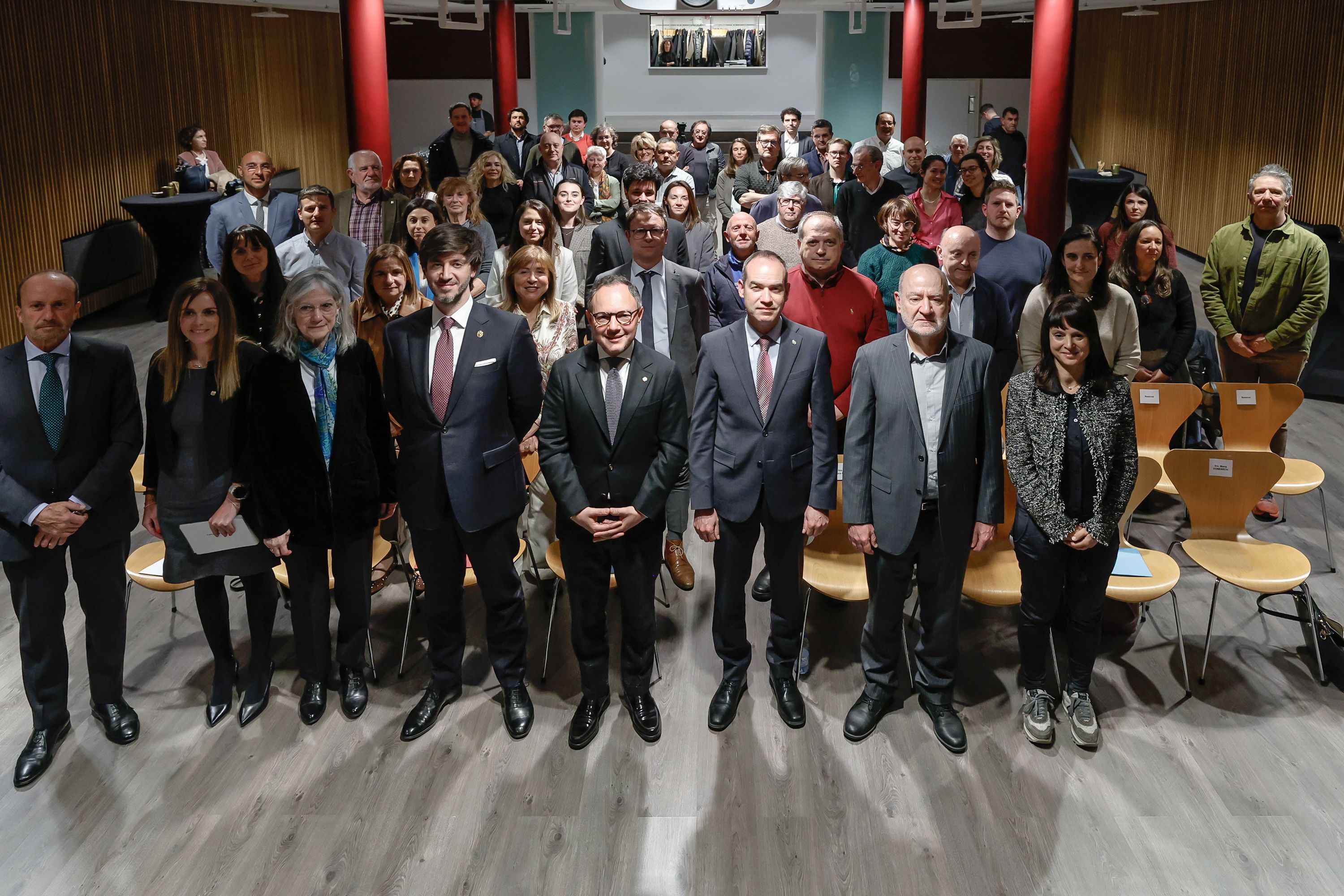 Foto de grup d'assistents a l'acte de presentació dels resultats del procés.