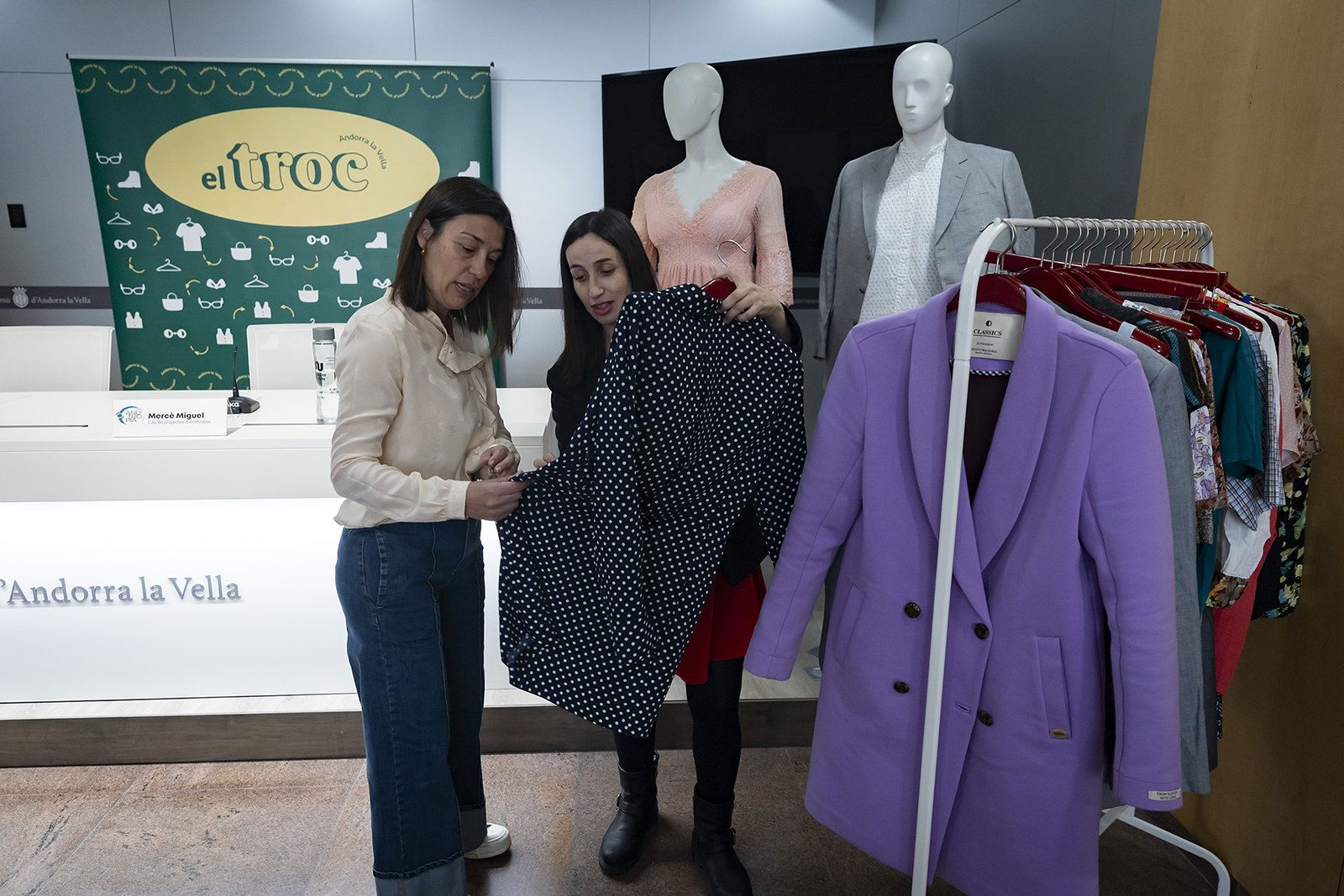 Mercè Miguel i Olalla Losada durant la presentació d'aquest matí.