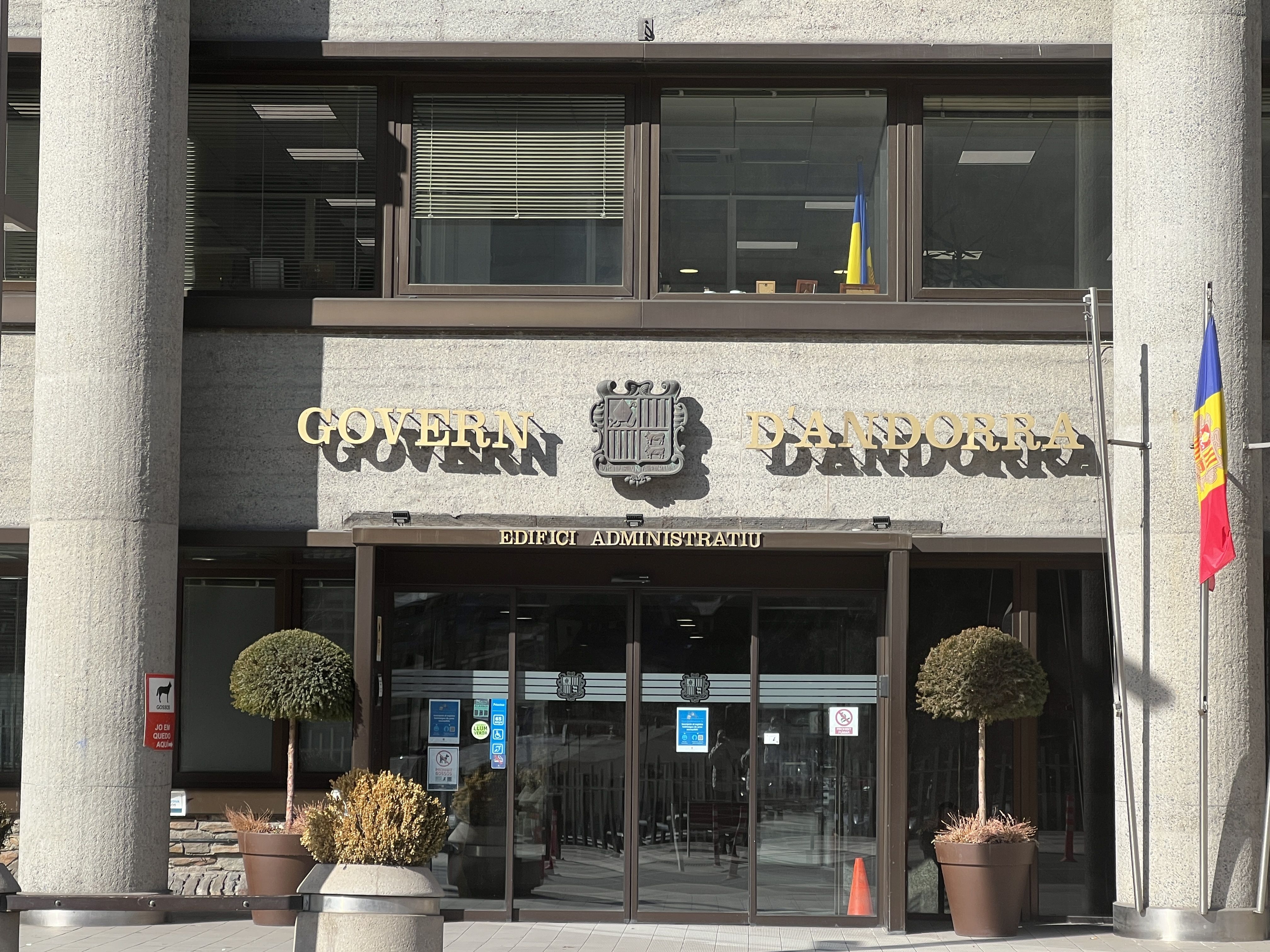 Una imatge de l'edifici administratiu de Govern. Una imatge de l'edifici administratiu de Govern.