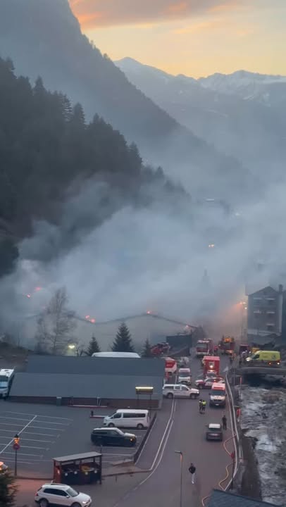 Imatges de l'incendi a Arinsal. Imatges de l'incendi a Arinsal.