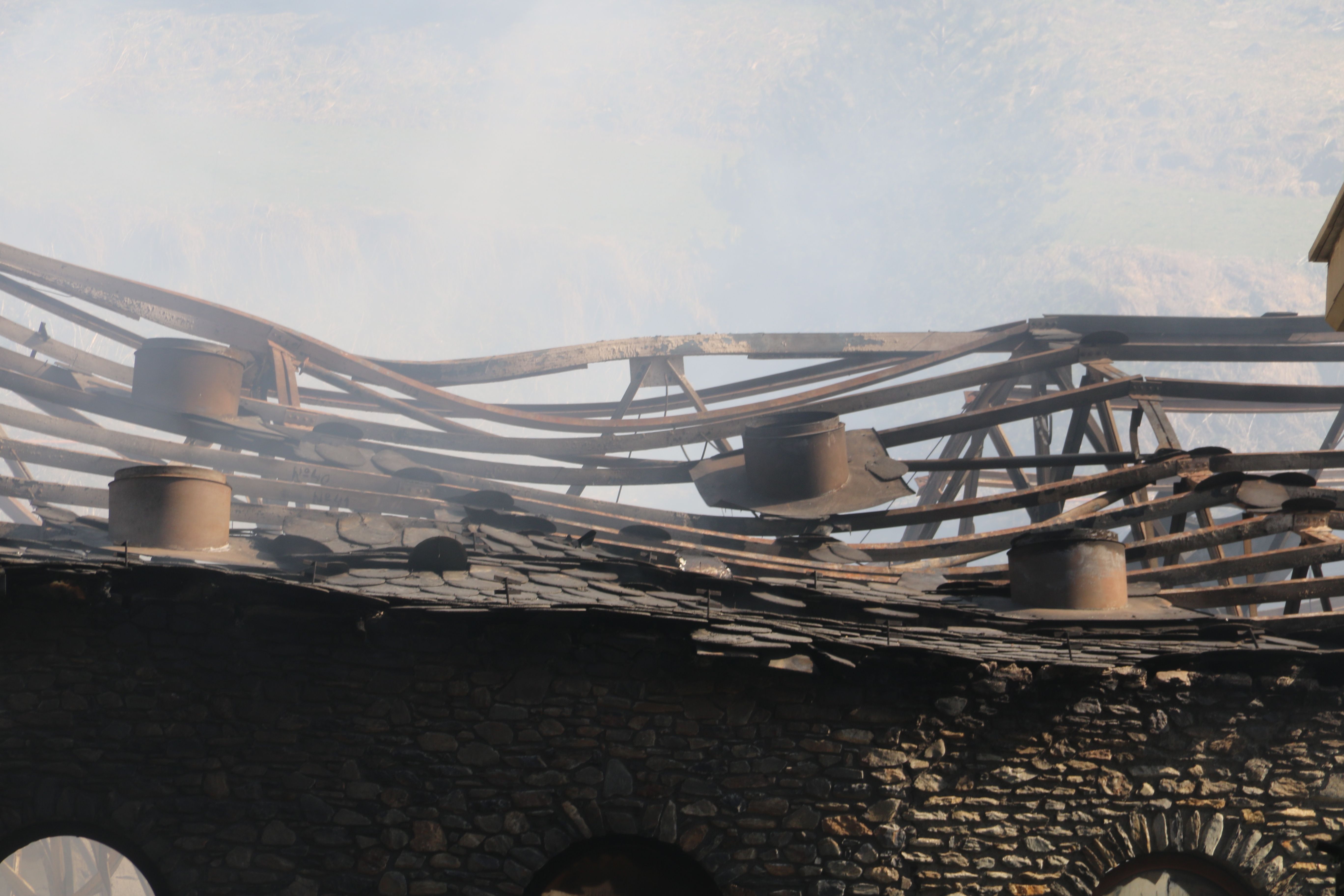 Imatge de l'estructura calcinada.