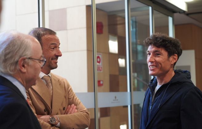 Torres i Hereu amb l'expilot de Moto GP, Aleix Espargaró.