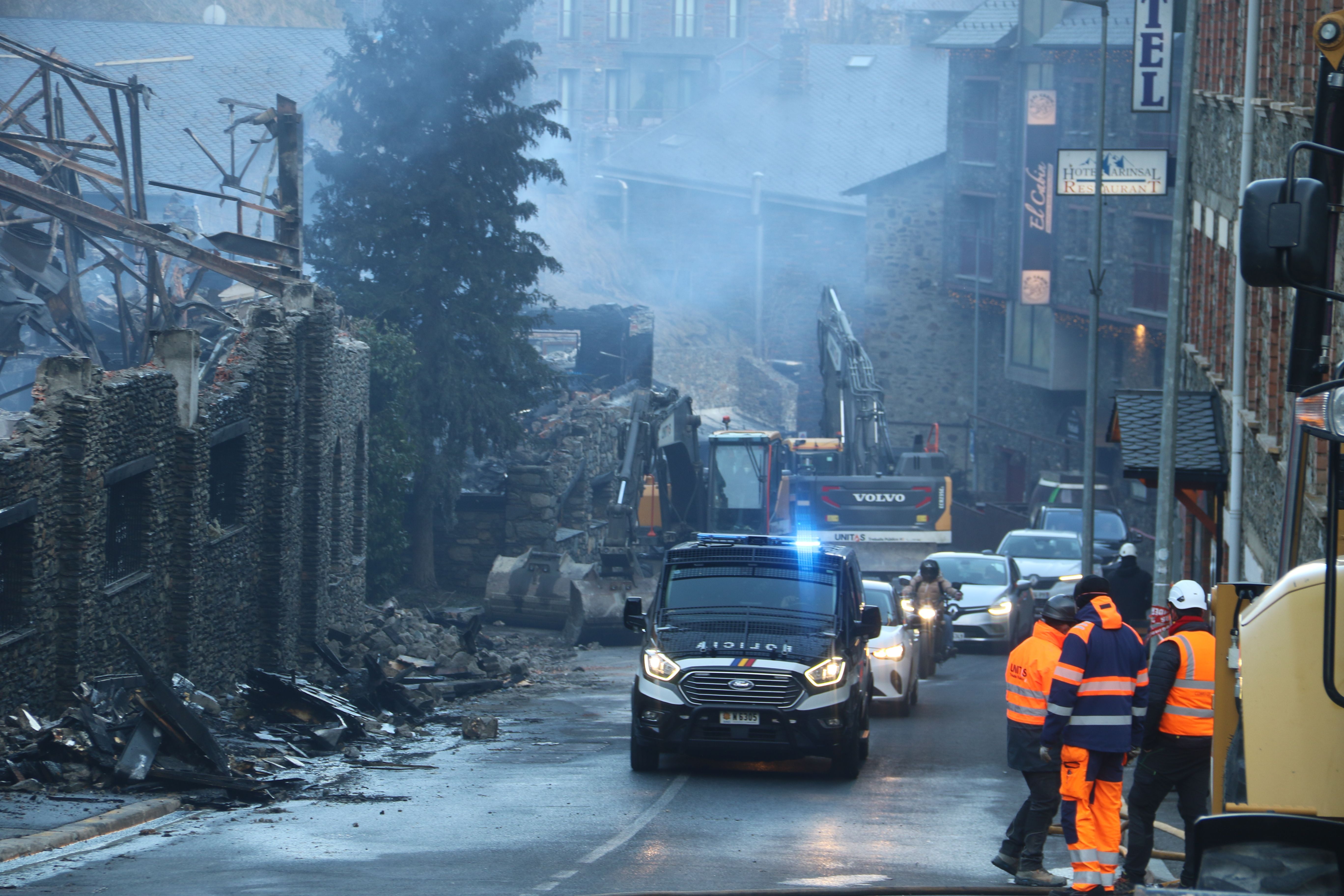 Pas del comboi de les 6 de la tarda.