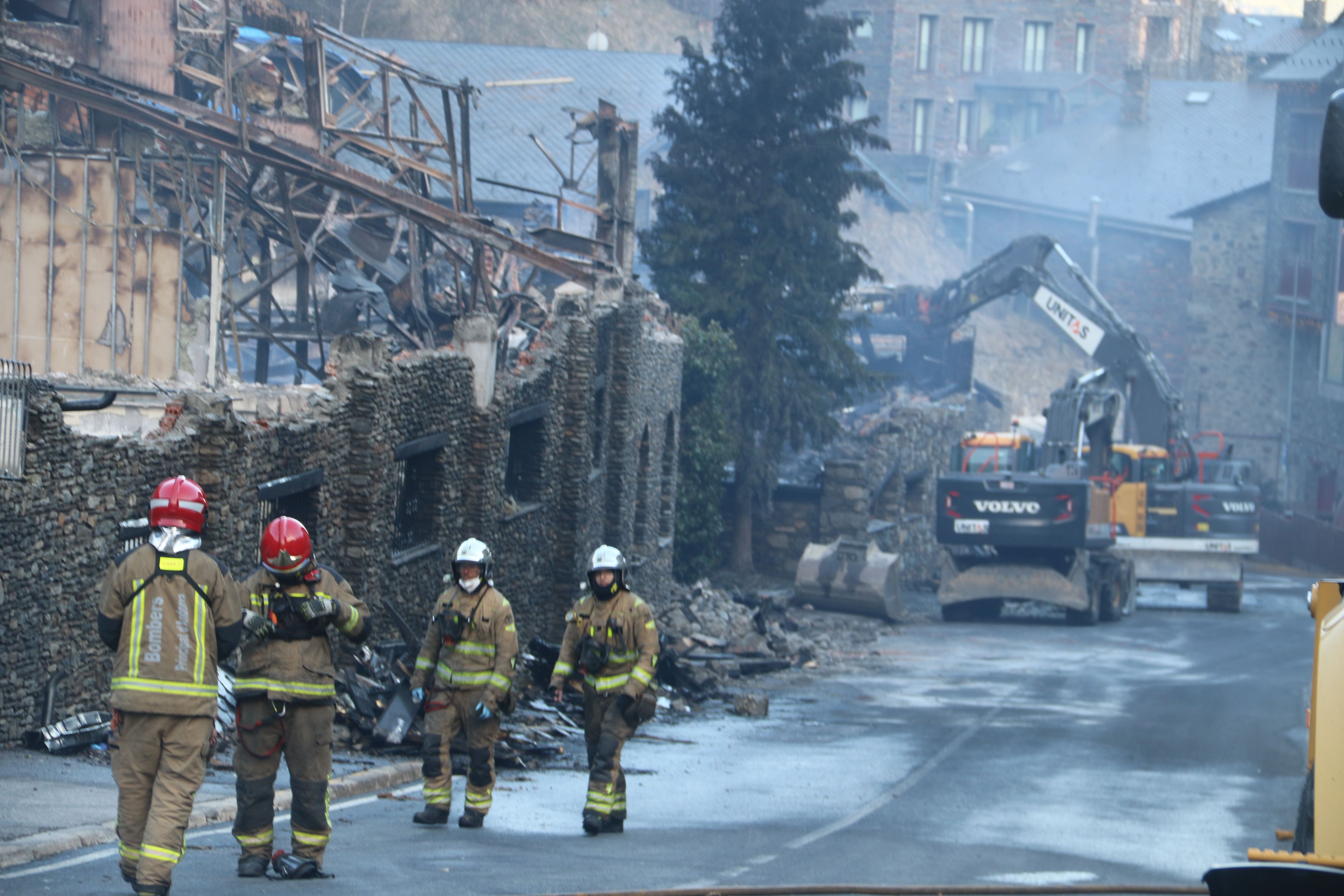 Treballs per enretirar l'estructura sensible.