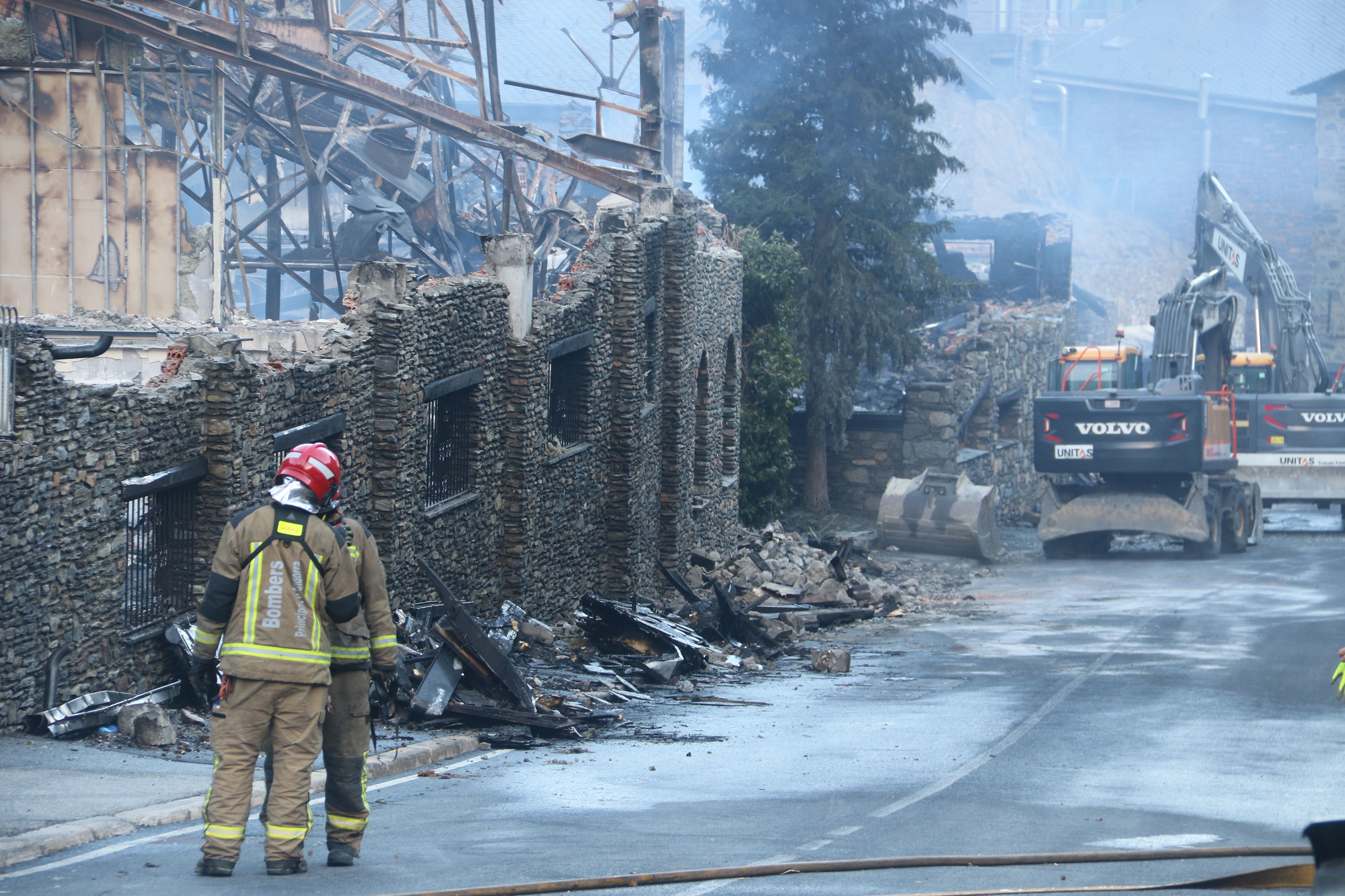 Treballs per enretirar l'estructura sensible.