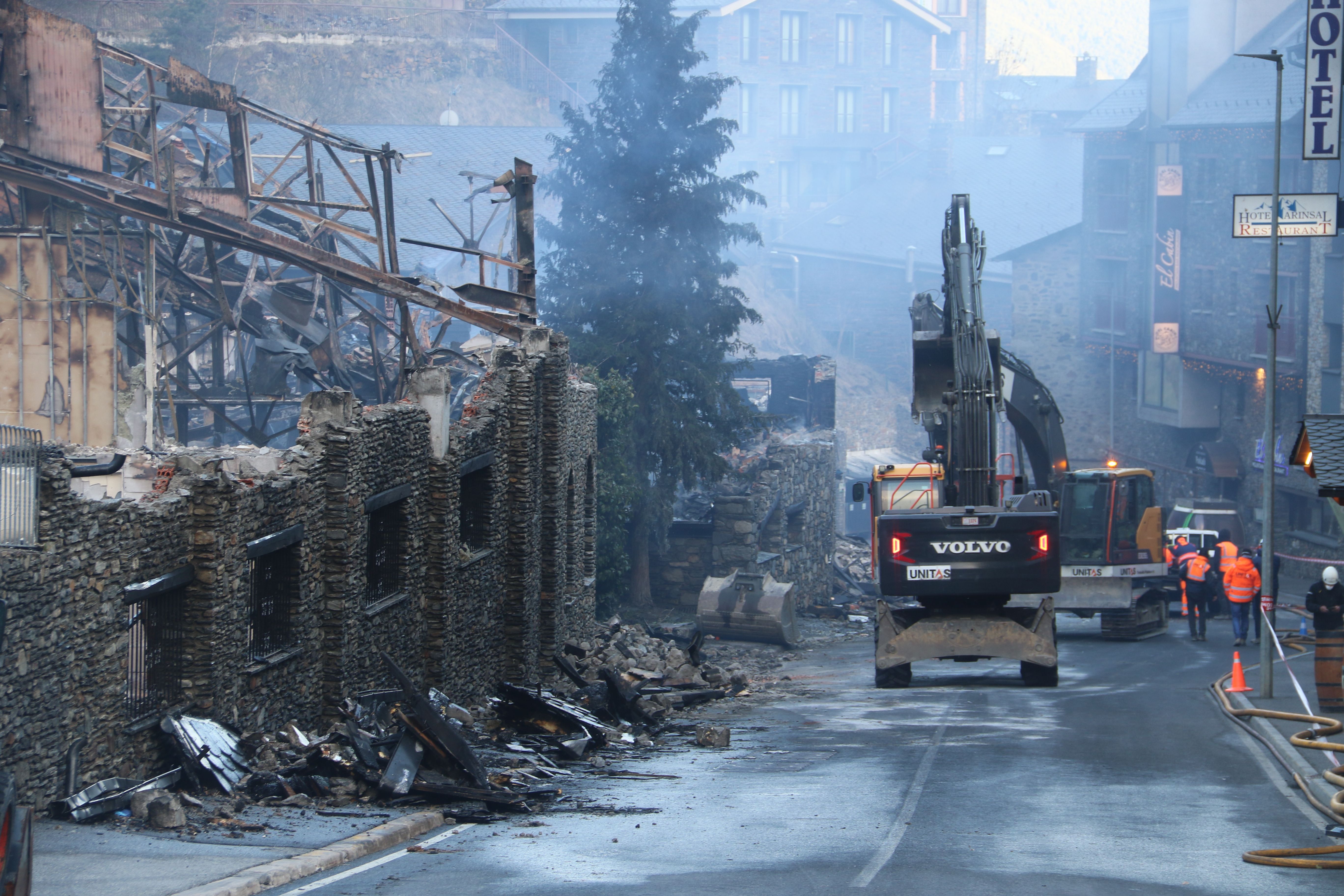 Treballs per enretirar l'estructura sensible.