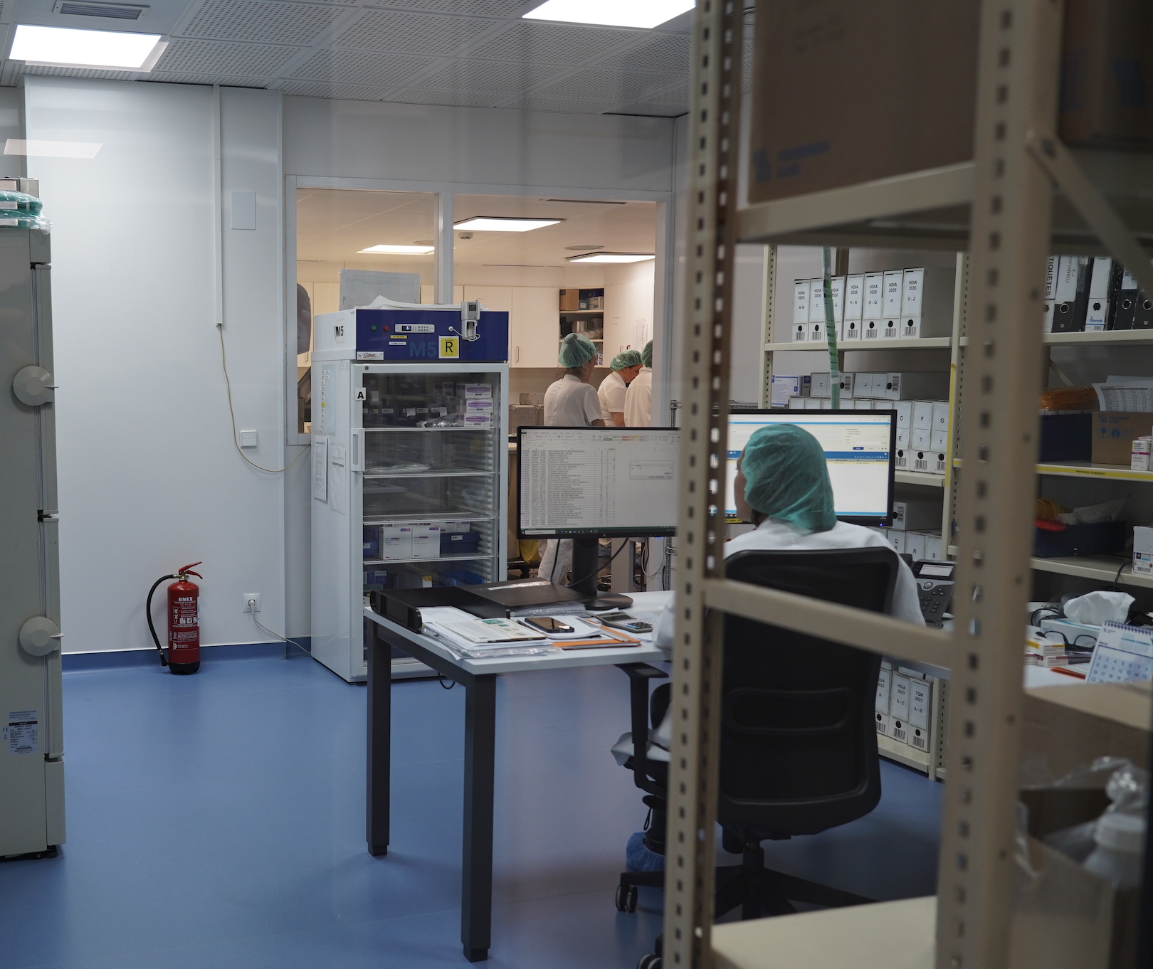 Àrea de preparats estèrils: tractaments de quimioteràpia, nutricions...