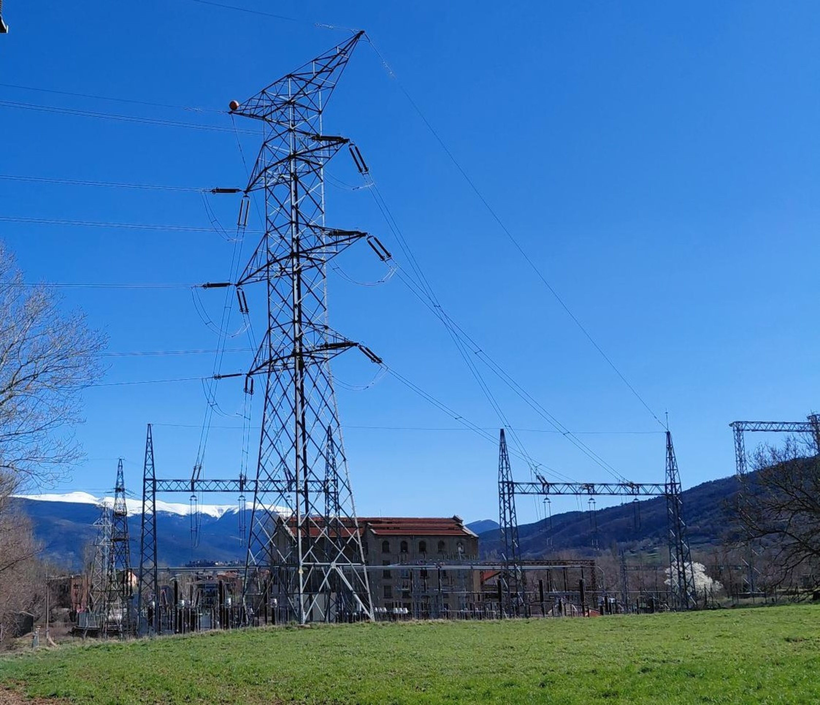 Imatge de la subestació d'Adrall. Imatge de la subestació d'Adrall.