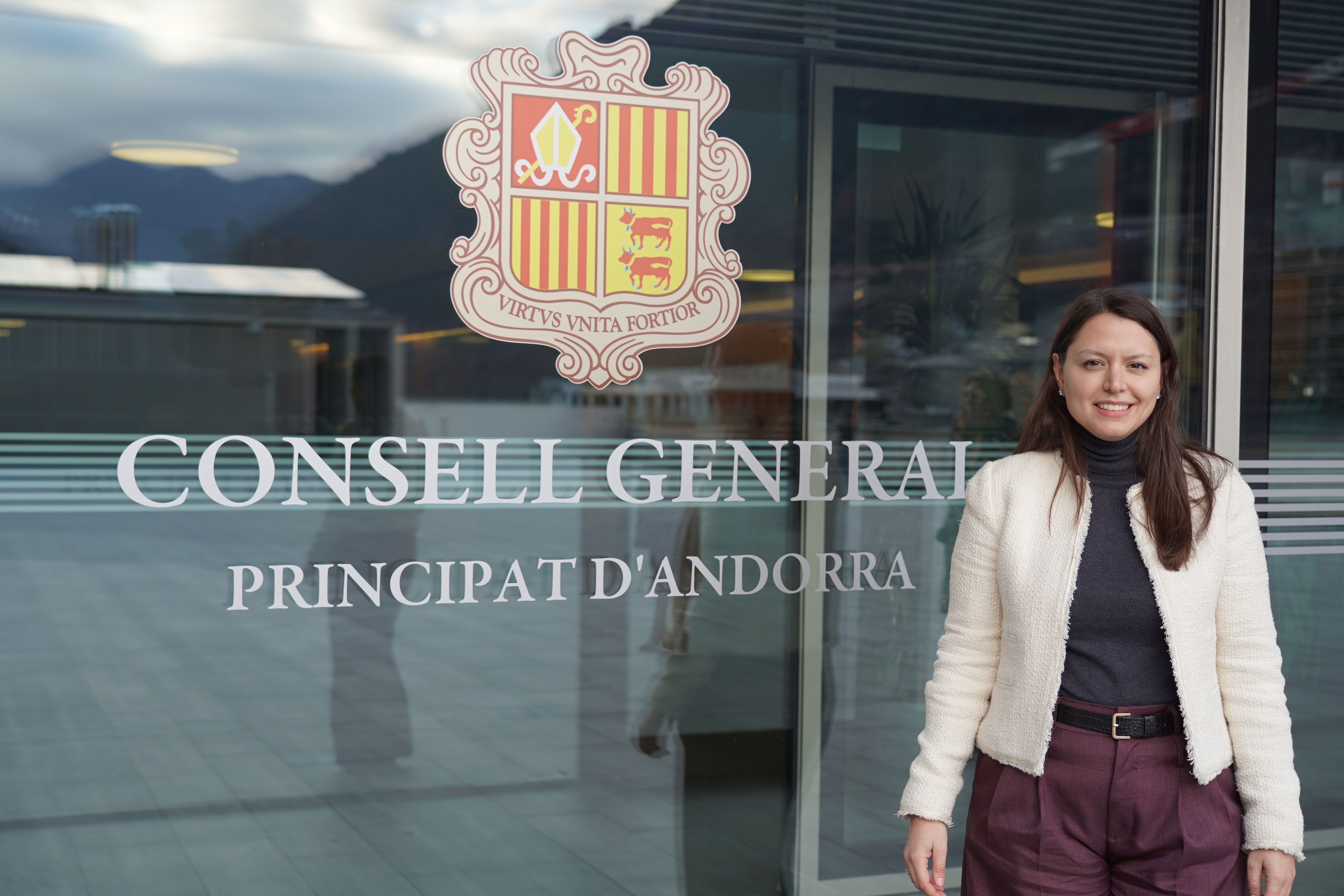 Meritxell López, a la porta de la nova seu del Consell.