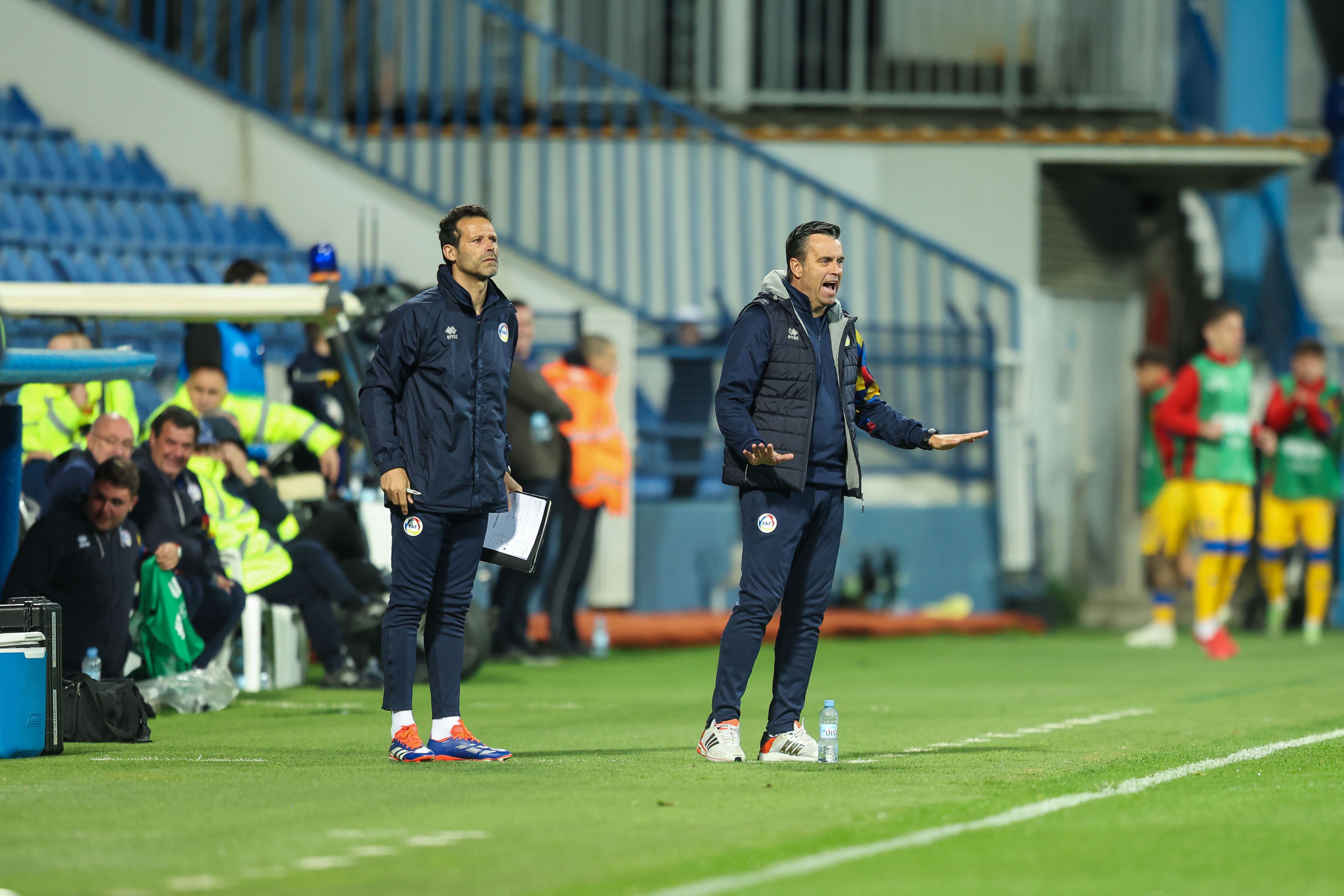 Koldo Álvarez, demanant calma a la selecció.