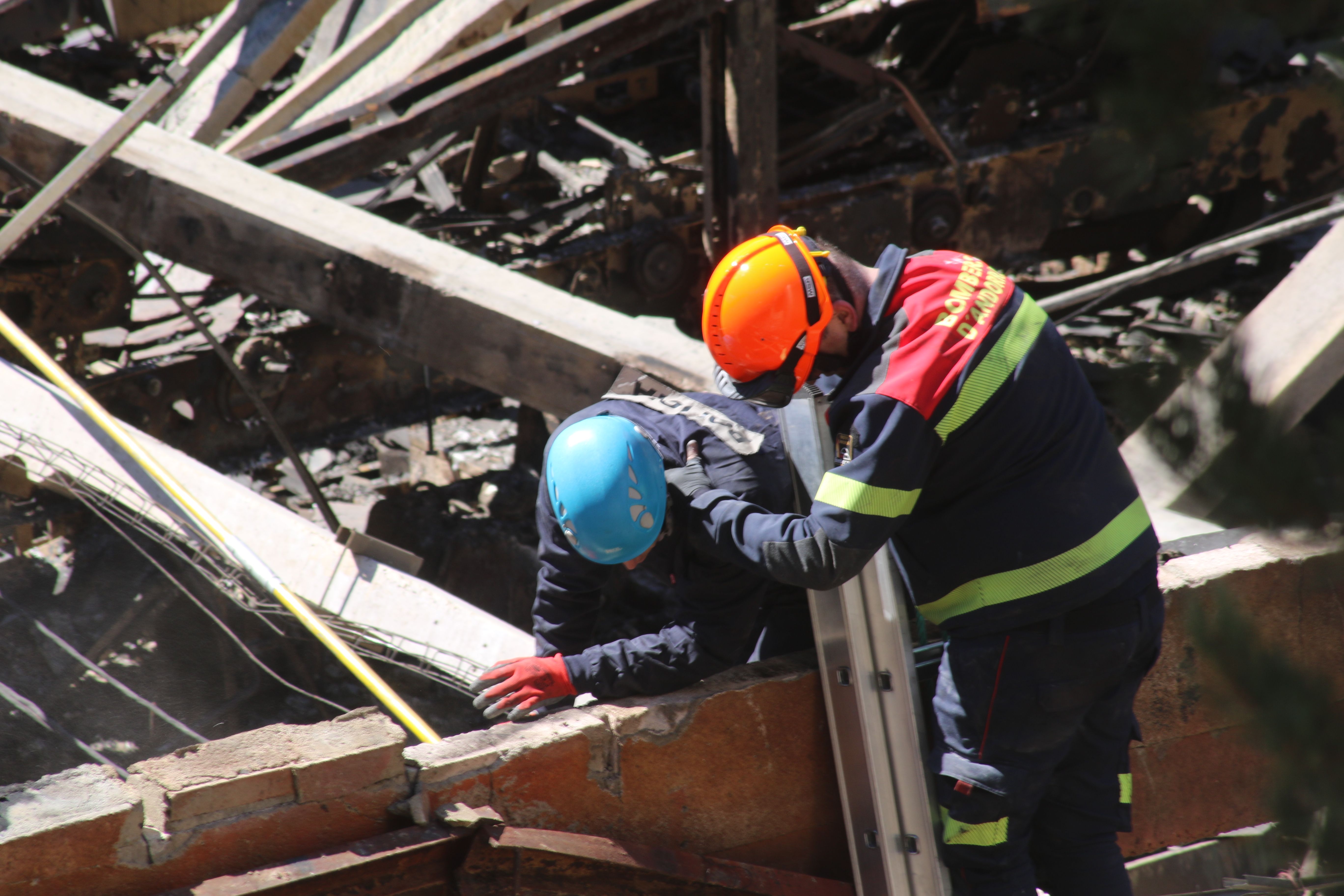 Policies, bombers i inspectors de seguretat industrial han treballat conjuntament.