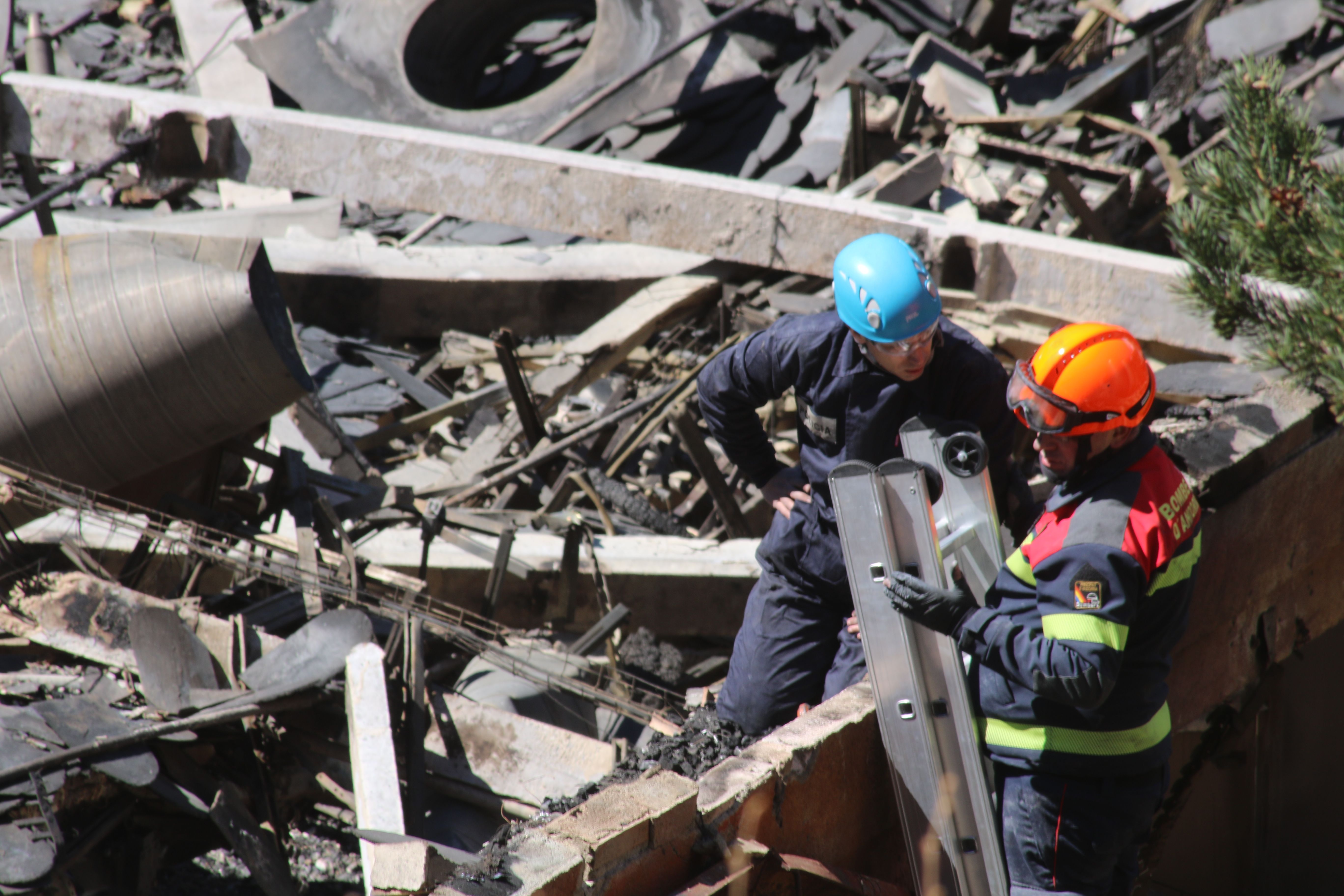 Policies, bombers i inspectors de seguretat industrial han treballat conjuntament.