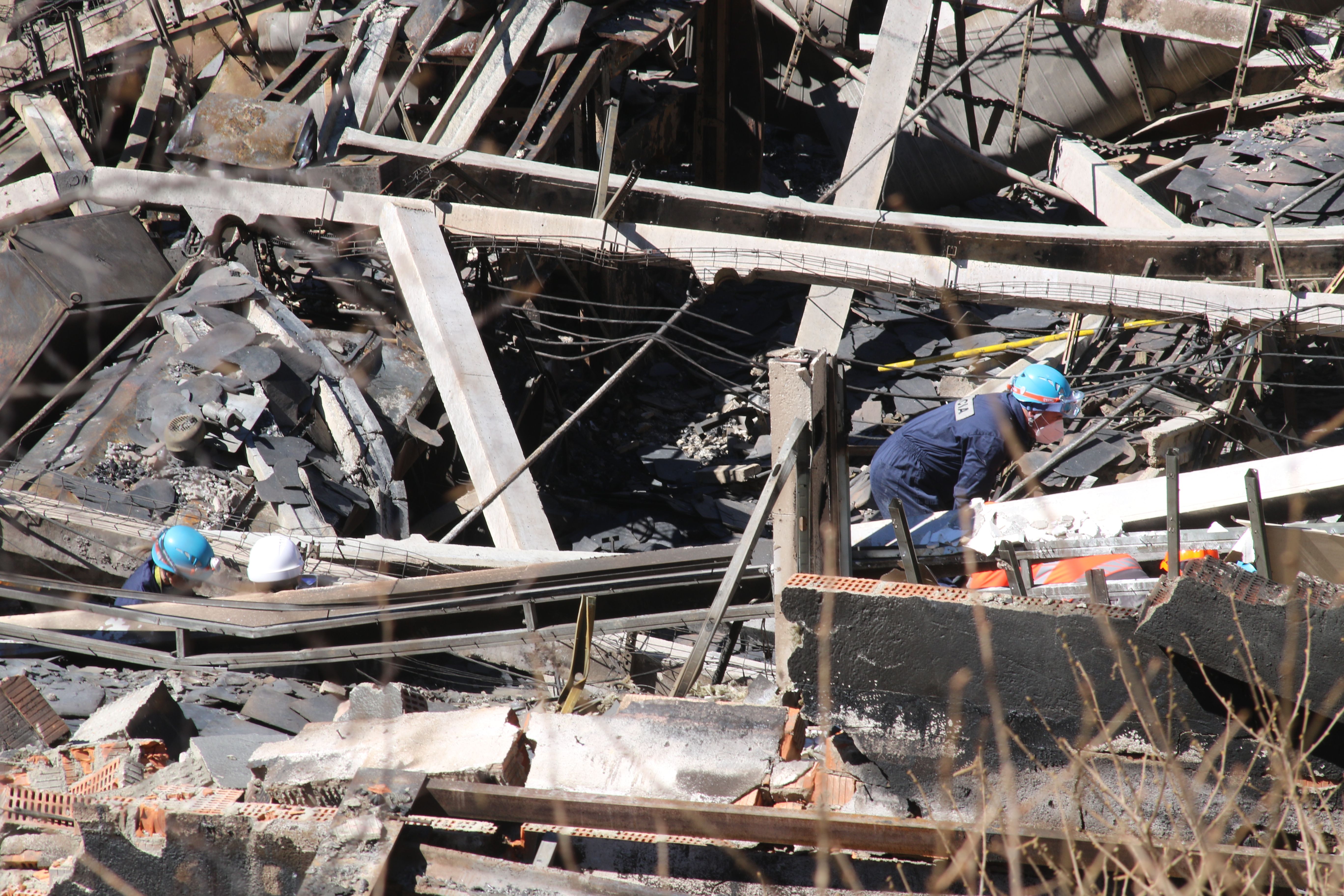 Policies, bombers i inspectors de seguretat industrial han treballat conjuntament.
