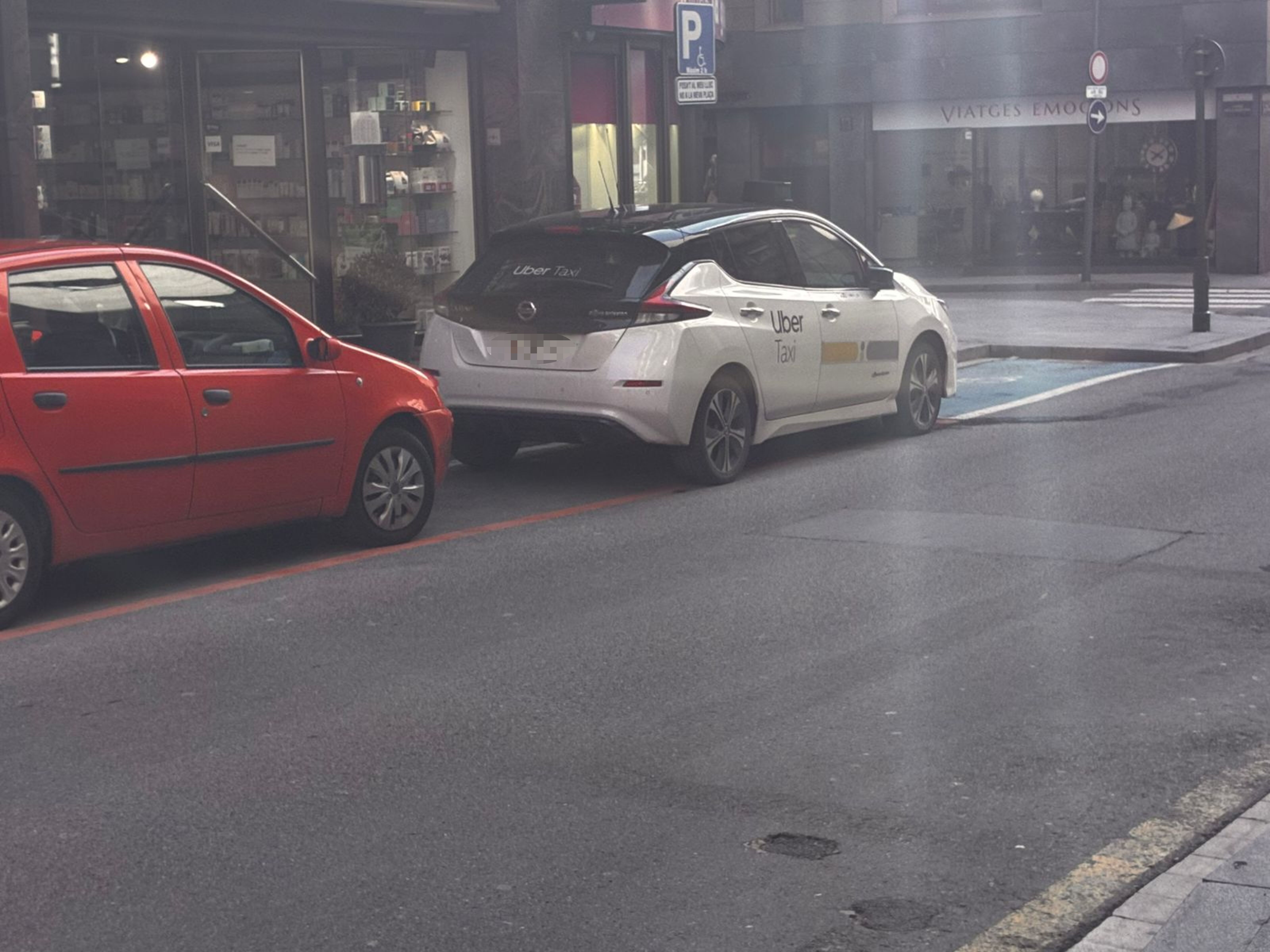 Un dels taxi Uber. Un dels taxi Uber.