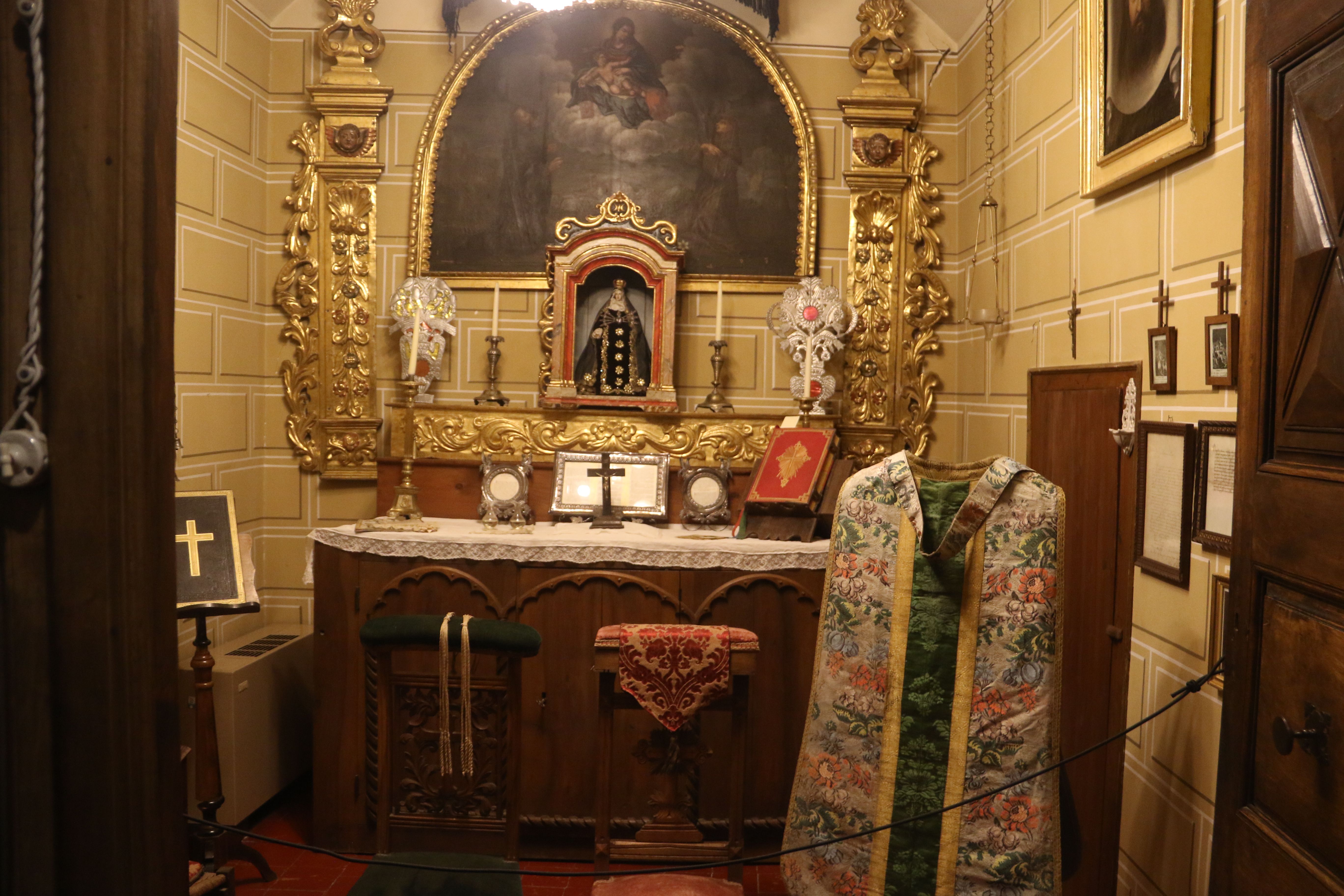 La capella de la casa. La capella de la casa.