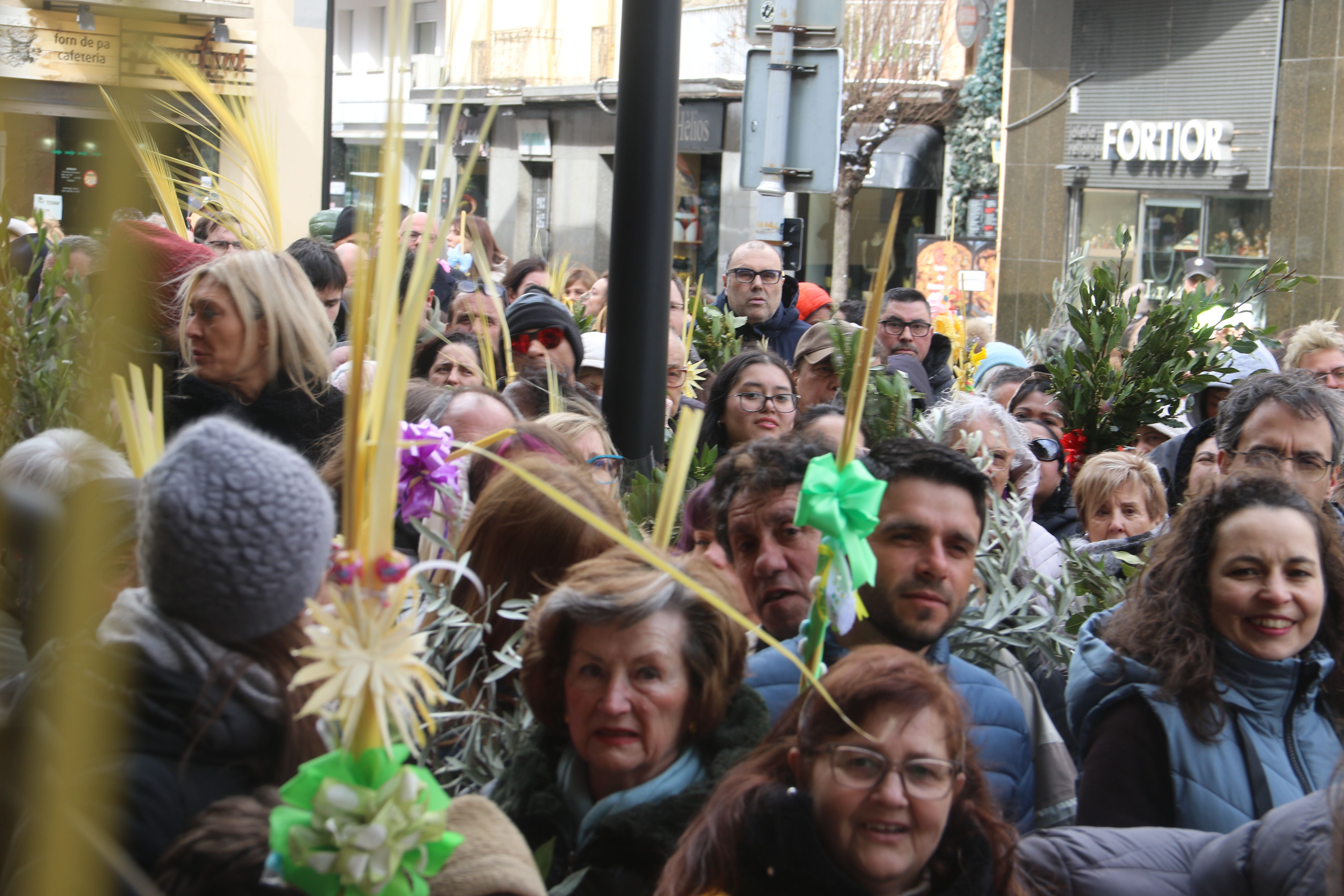 Detalls de la benedicció del Ram a Andorra la Vella. Detalls de la benedicció del Ram a Andorra la Vella.