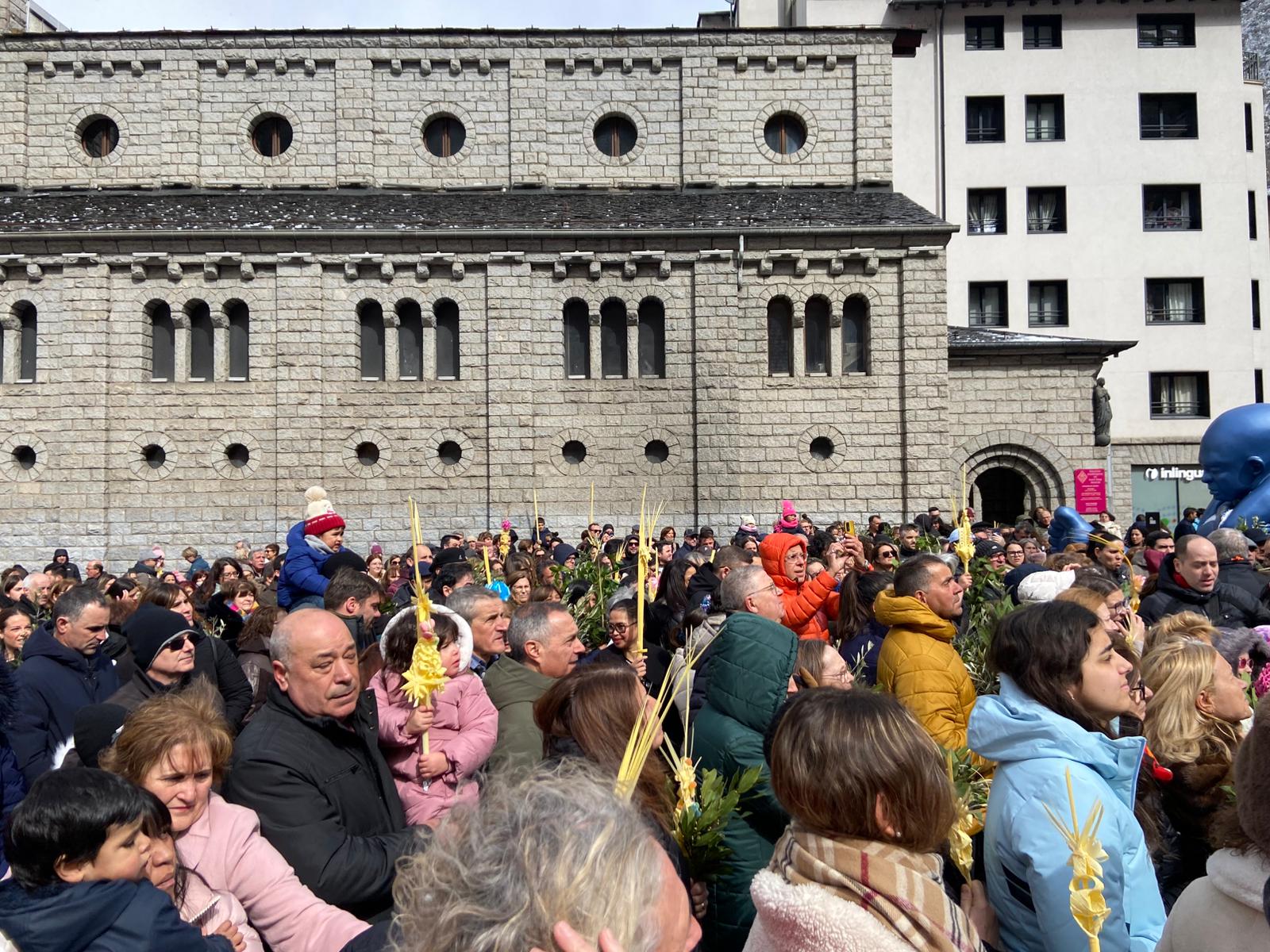 Famílies, grans i petits no han fallat a la primera cita de la Setmana Santa. Famílies, grans i petits no han fallat a la primera cita de la Setmana Santa.