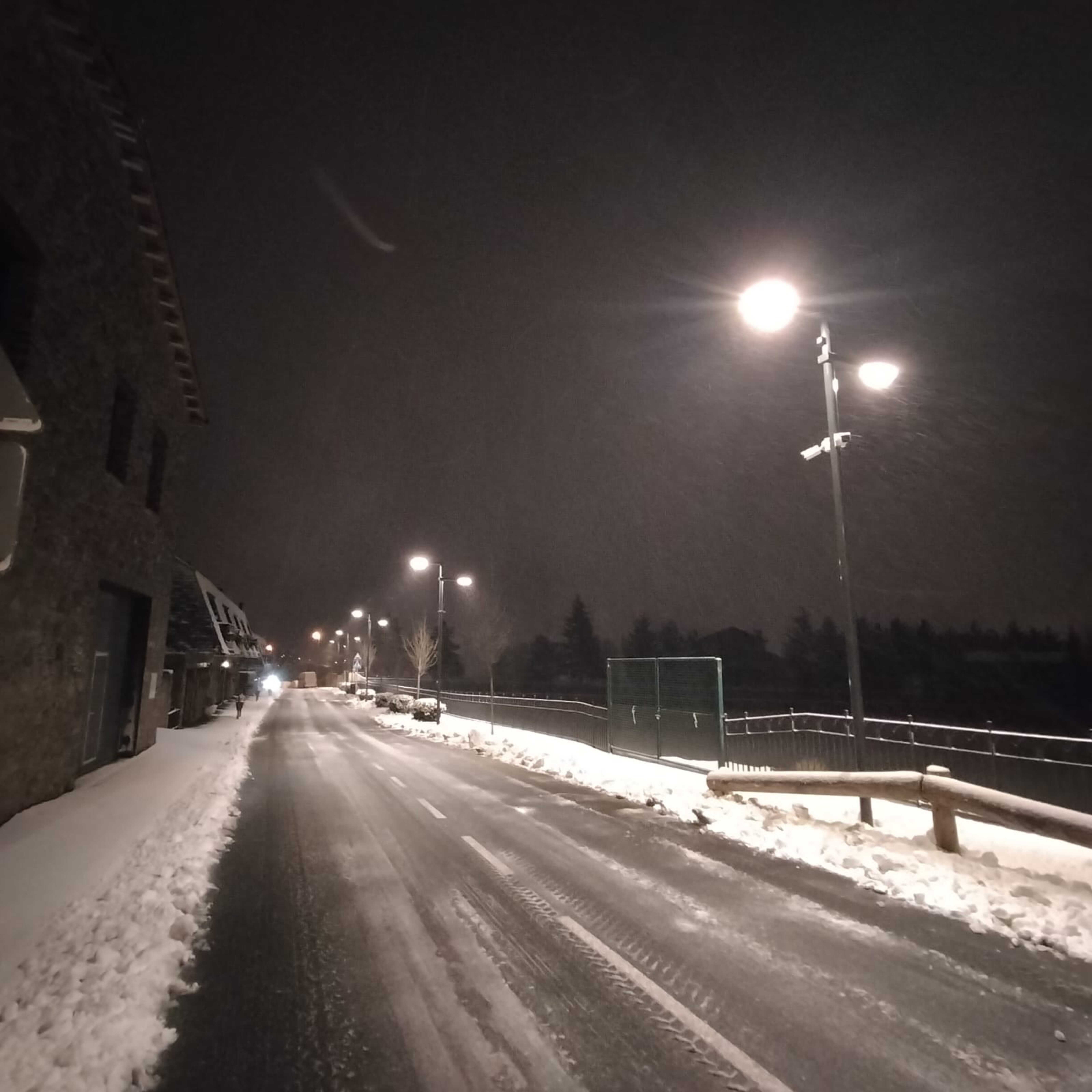 La zona on estava estacionat el vehicle al qual li van sostreure les plaques de matrícula.