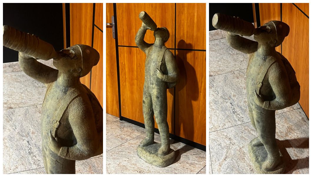 Tres imatges de l'escultura al comú.