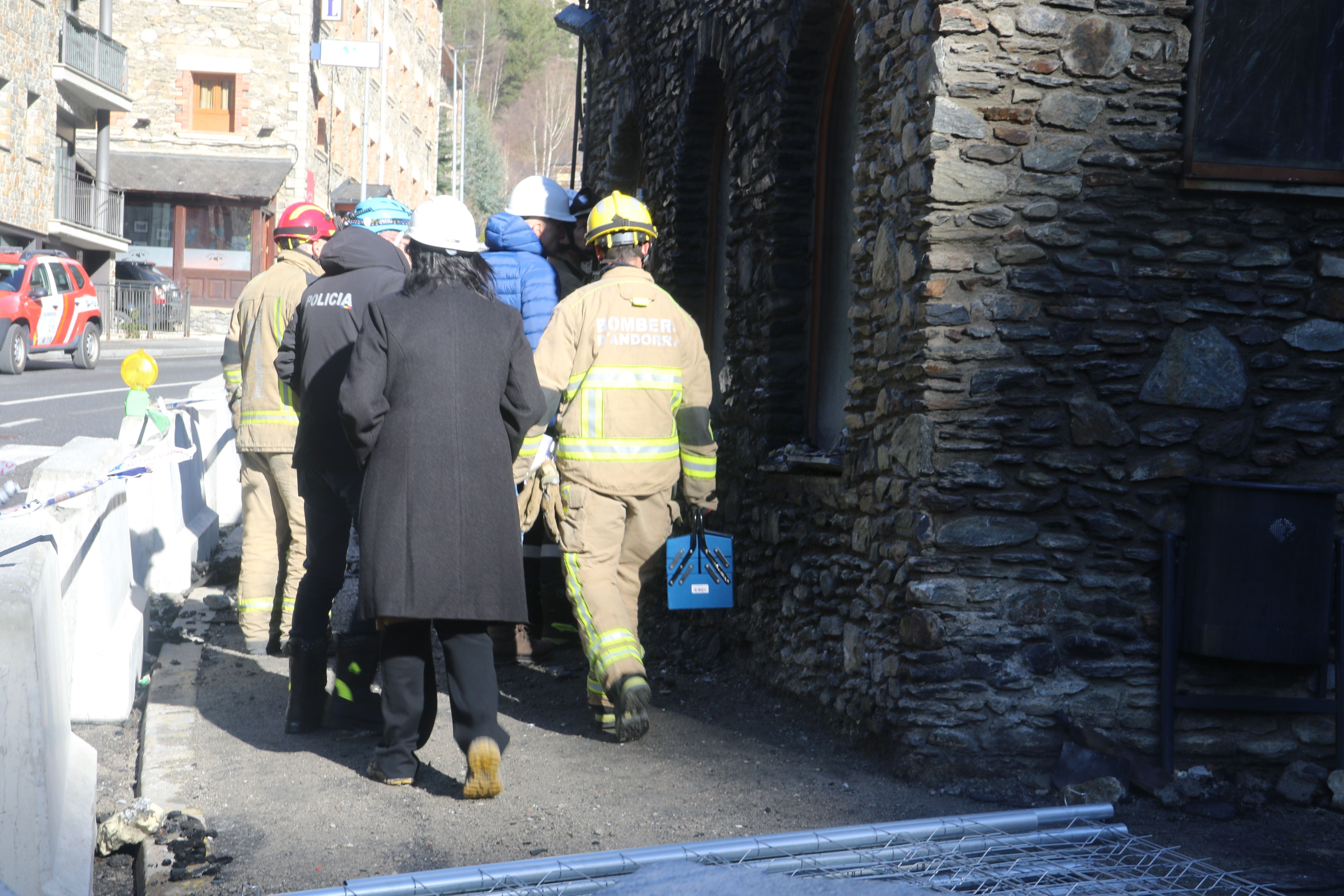 Moments previs a l'entrada a la sala.