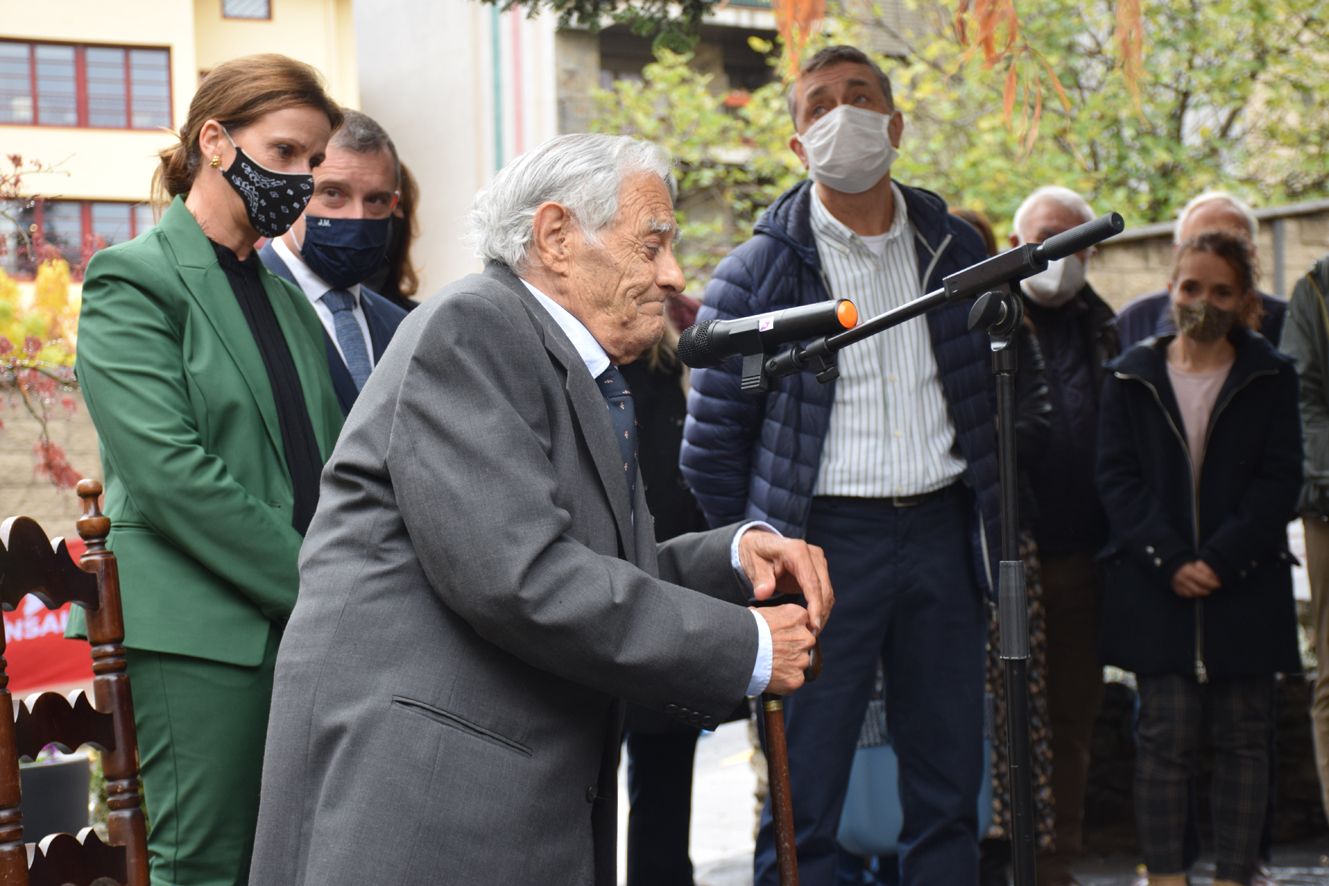 Sergi Mas durant el discurs en la inauguració, a Sant Julià, de la sala que porta el seu nom.