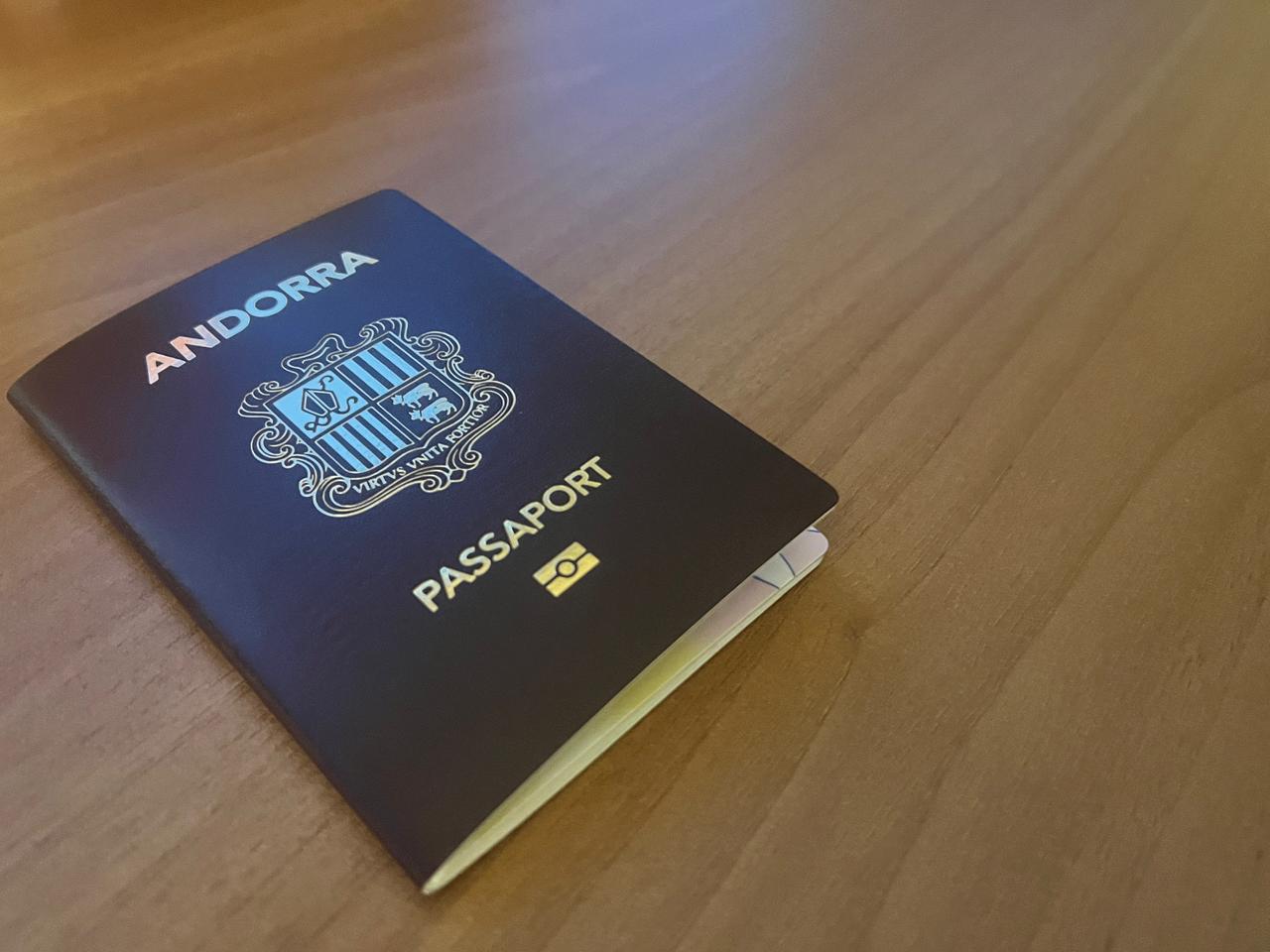 Un passaport andorrà. Un passaport andorrà.