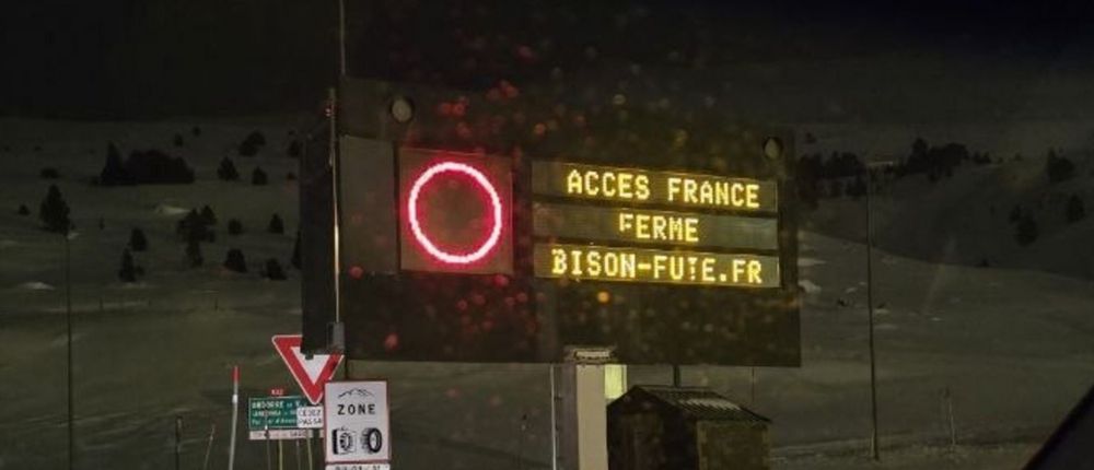 Un avís anterior del tancament de la carretera RN22.