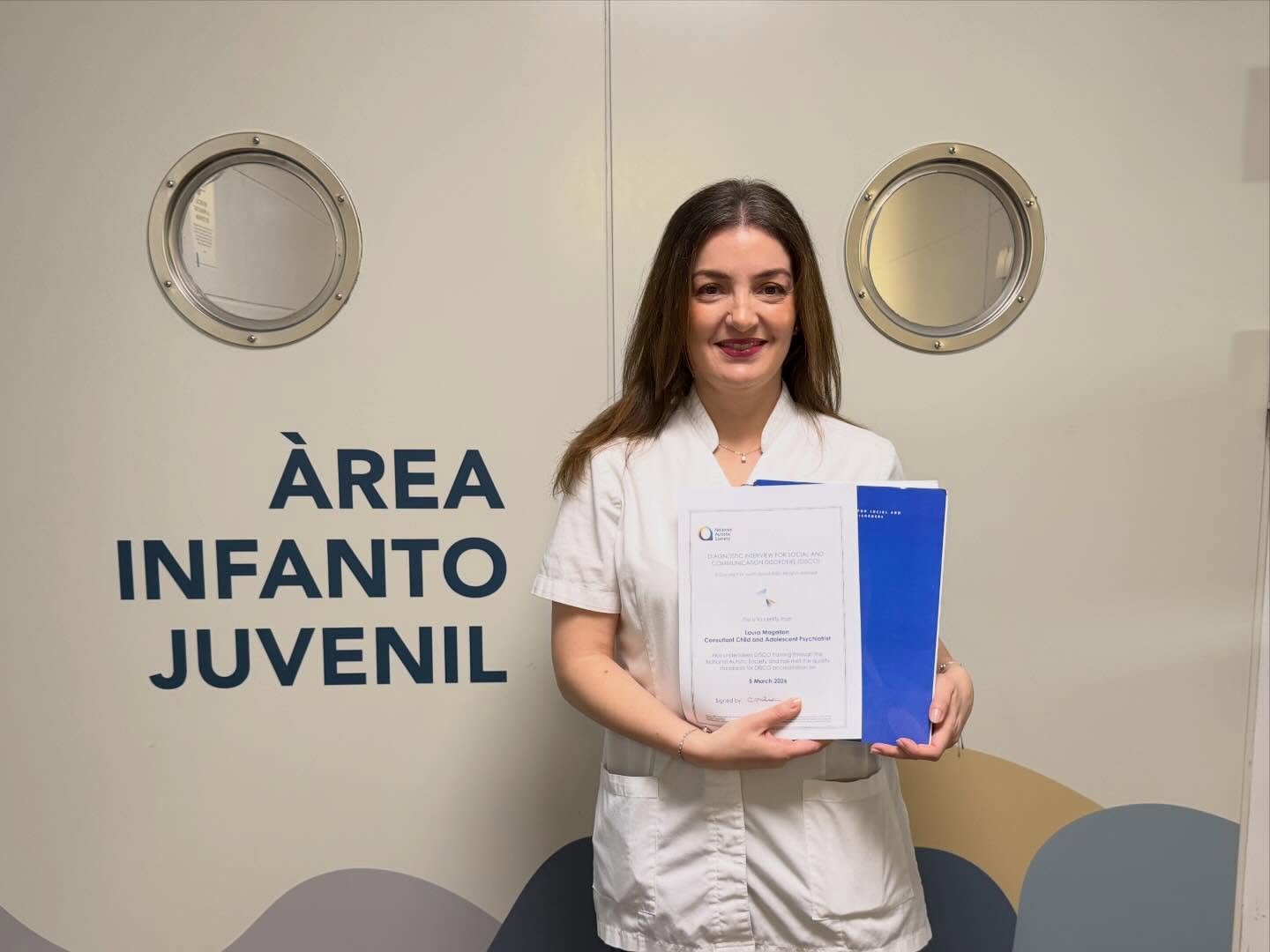 laura magallon amb acreditacio