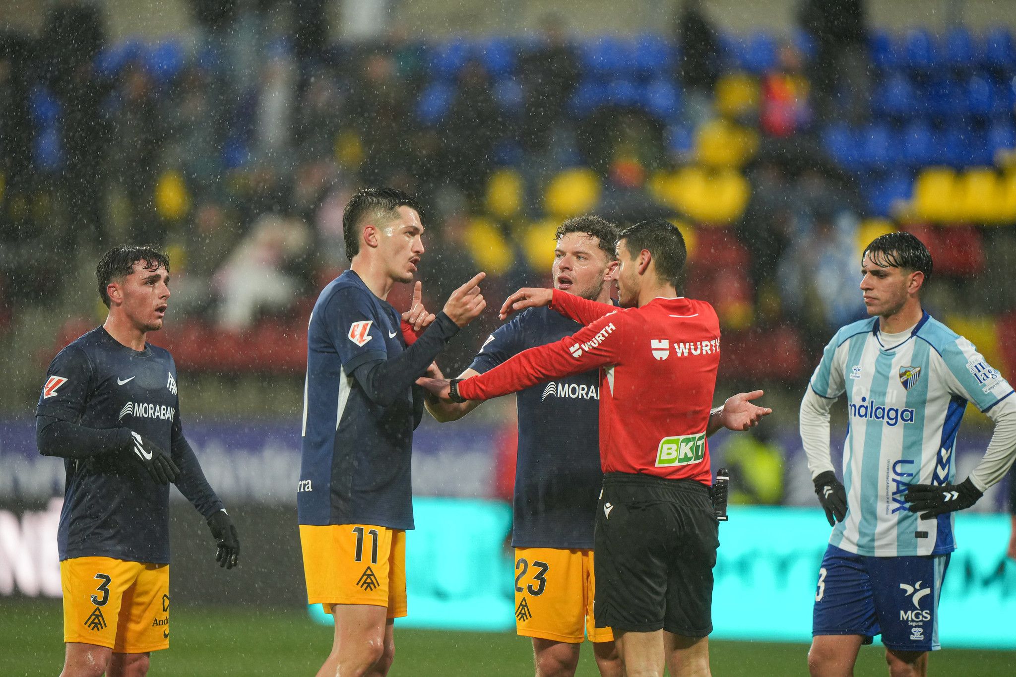 L'actuació d'Ojaos Valera no va agradar als tricolors.