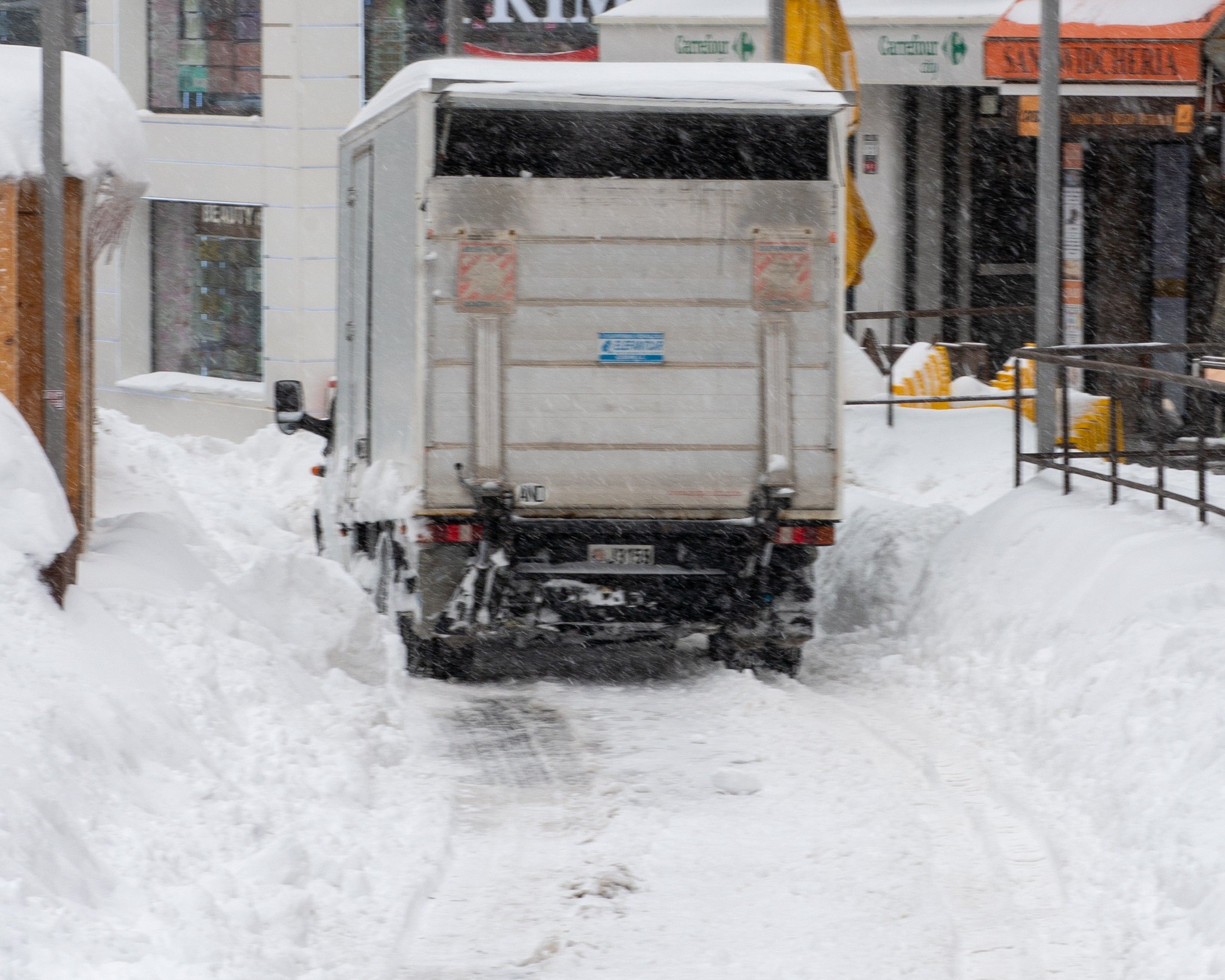 Camions mirant de circular.