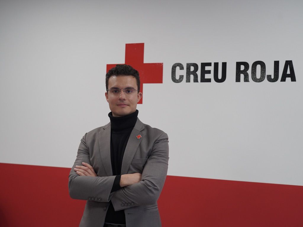 El director de la Creu Roja Andorrana. La portaveu del Sindicat, Rebeca Bonache.