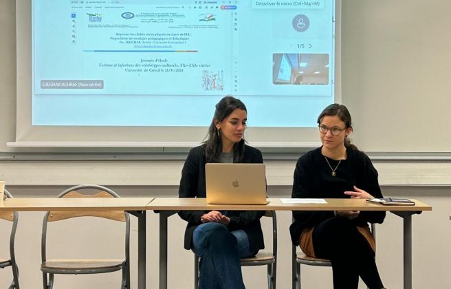 Laura Navarro durant una presentació.