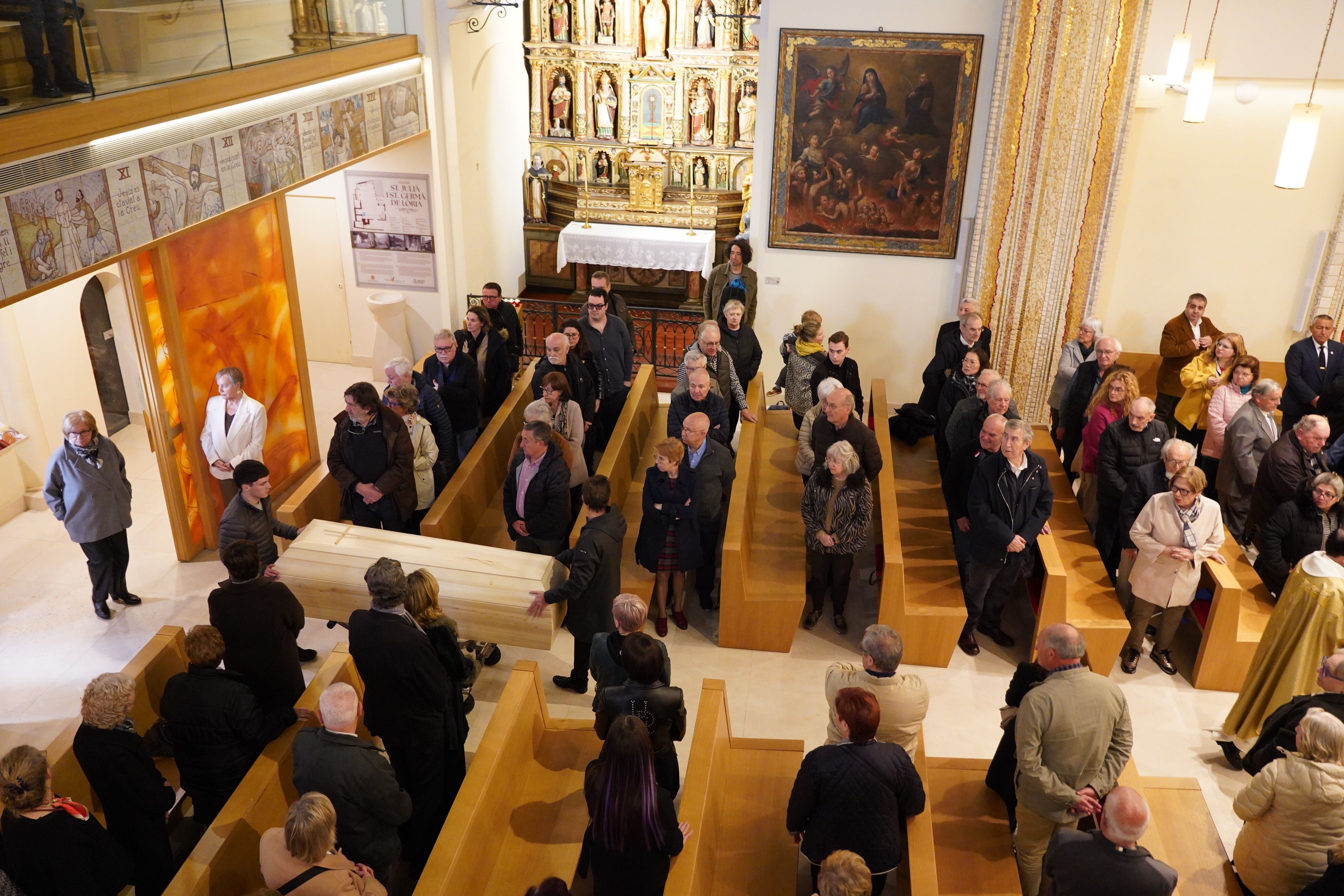 El temple s'ha omplert. El temple s'ha omplert.