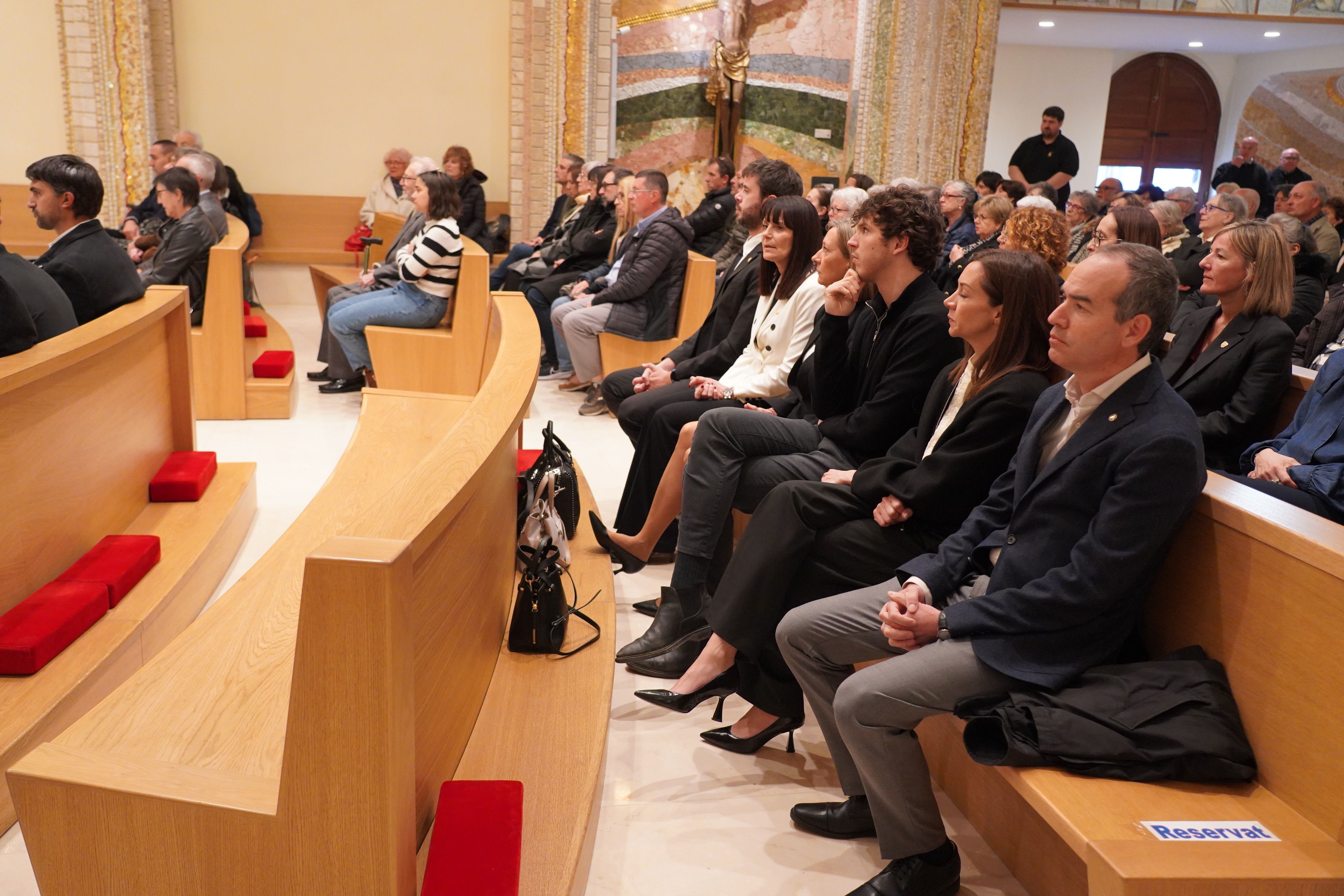 El banc amb les autoritats. El banc amb les autoritats.