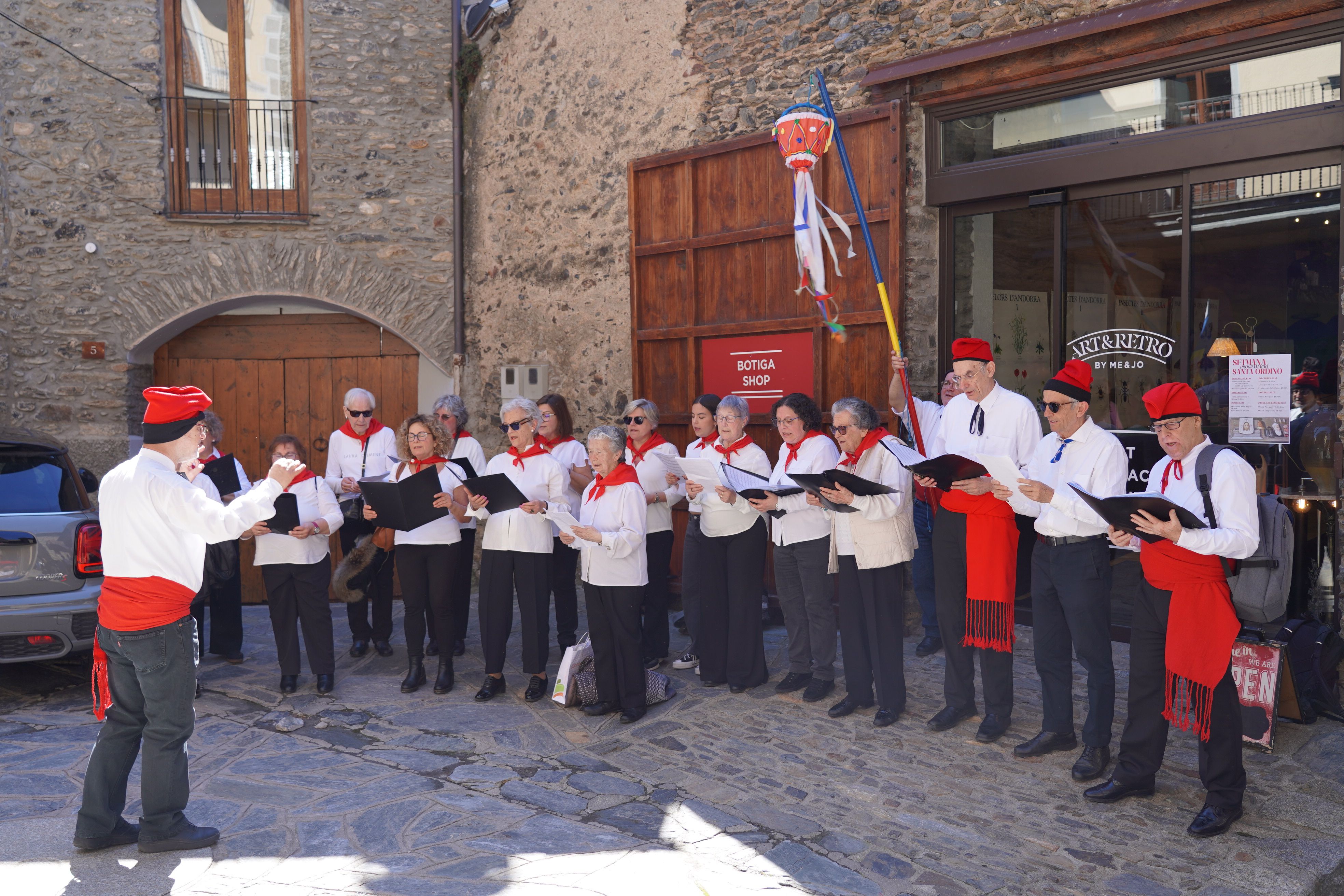 Ruta itinerària pels carrers de la parròquia. Ruta itinerària pels carrers de la parròquia.