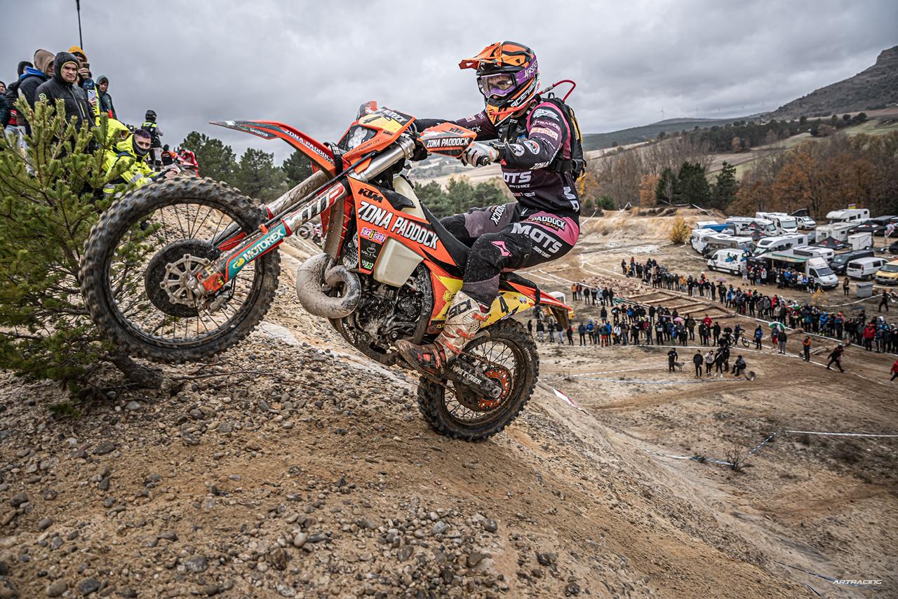 L'aspecte físic és molt important en disciplines de muntanya com el hard enduro. L'aspecte físic és molt important en disciplines de muntanya com el hard enduro.