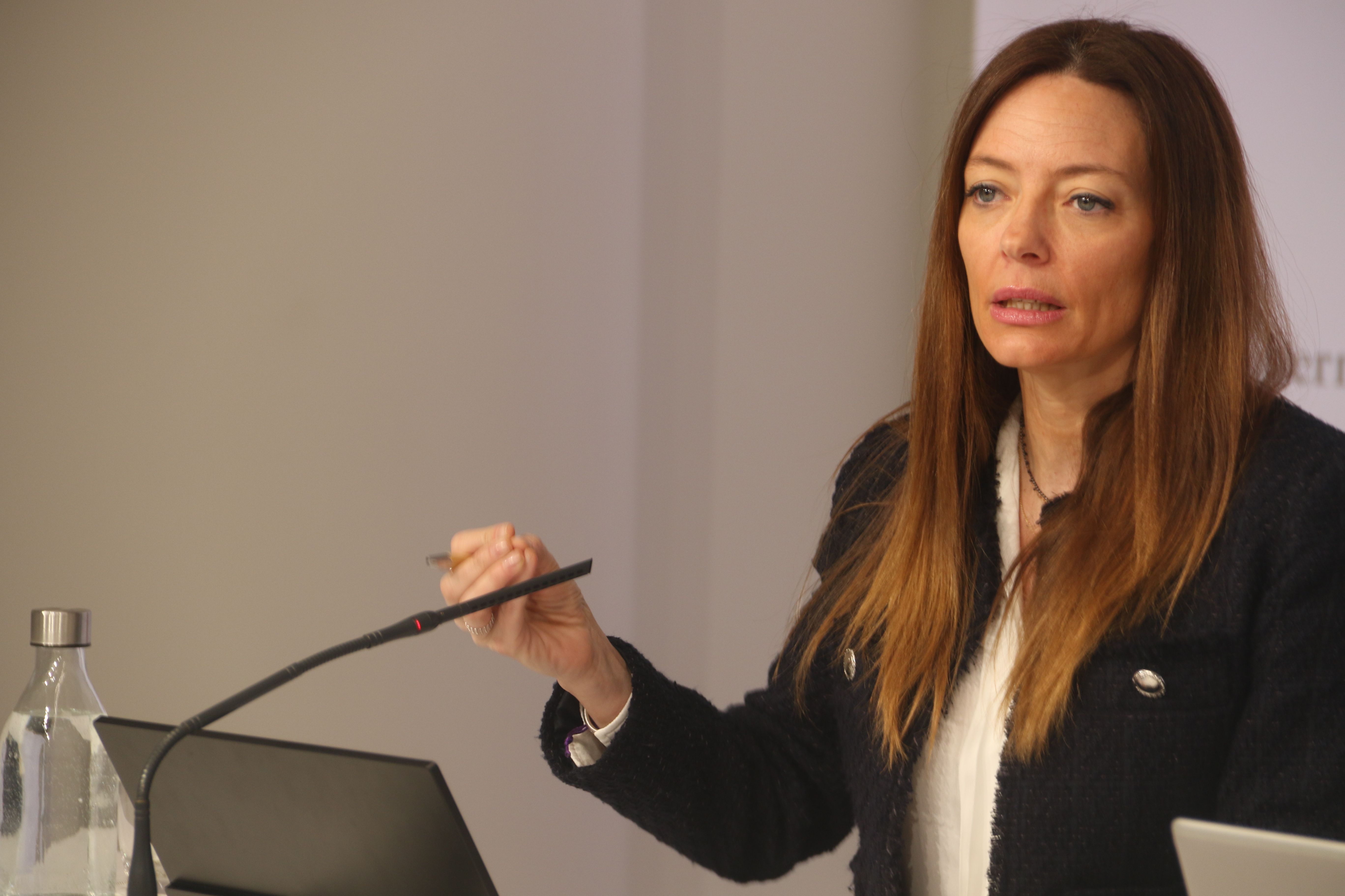 Helena Mas donant explicacions en la roda de premsa d'aquest migdia.