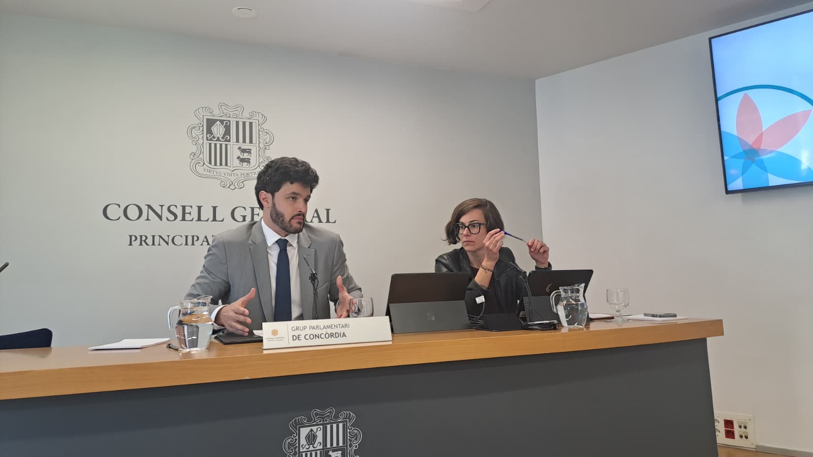 Escalé i Segués, durant la roda de premsa. Escalé i Segués, durant la roda de premsa.