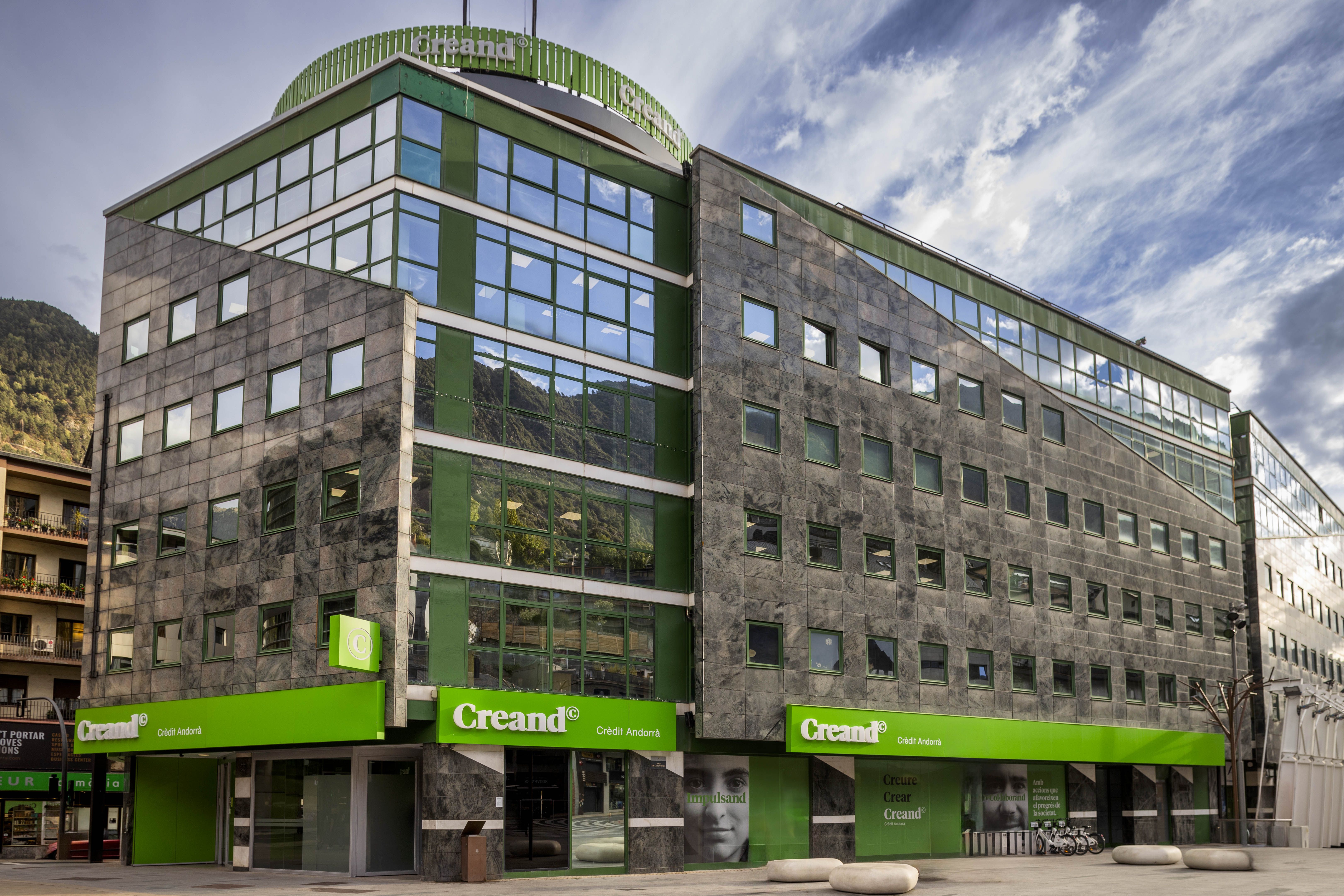 Imatge de la seu social de Creand Crèdit Andorrà a Andorra la Vella.