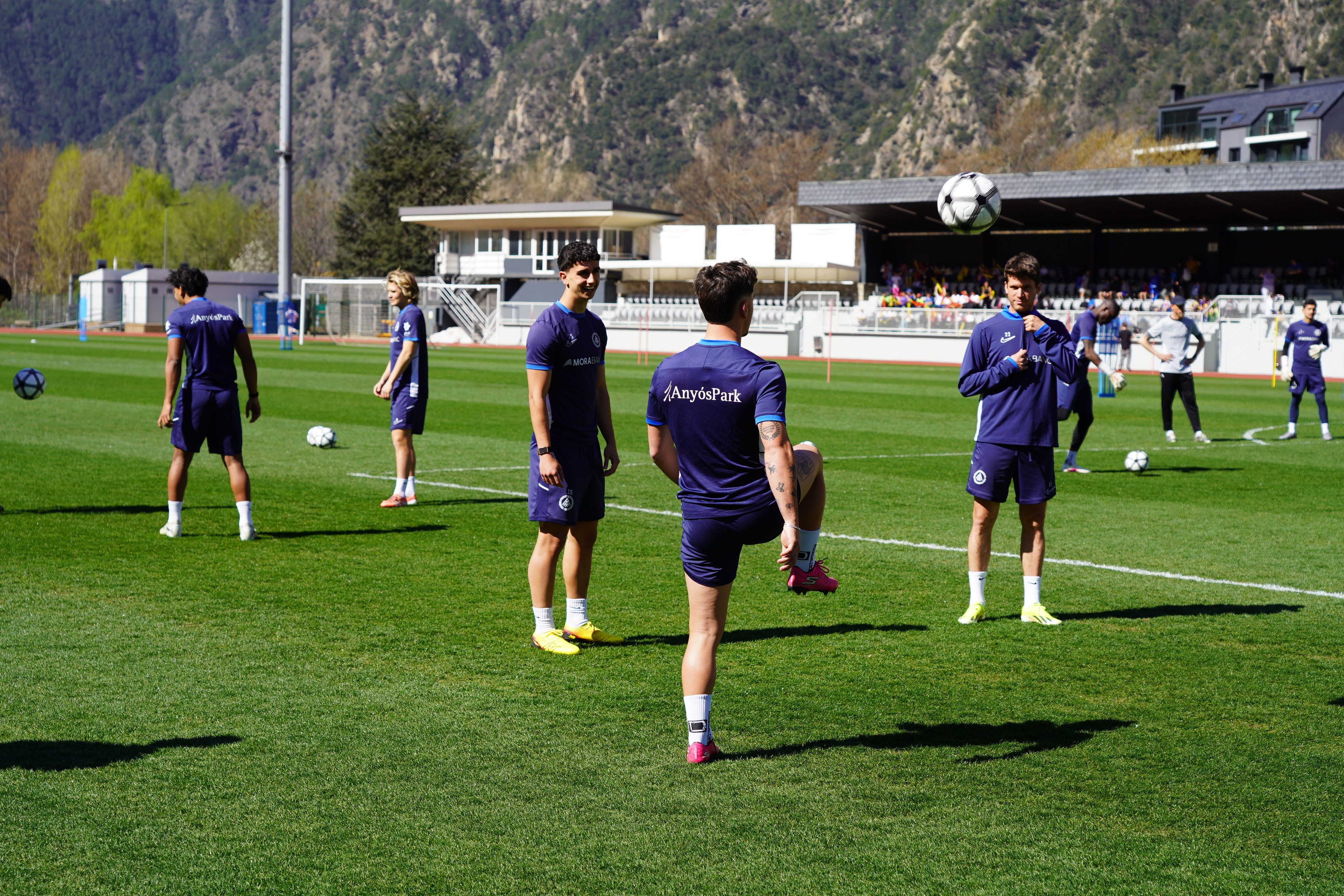 Primers tocs de l'entrenament. Primers tocs de l'entrenament.