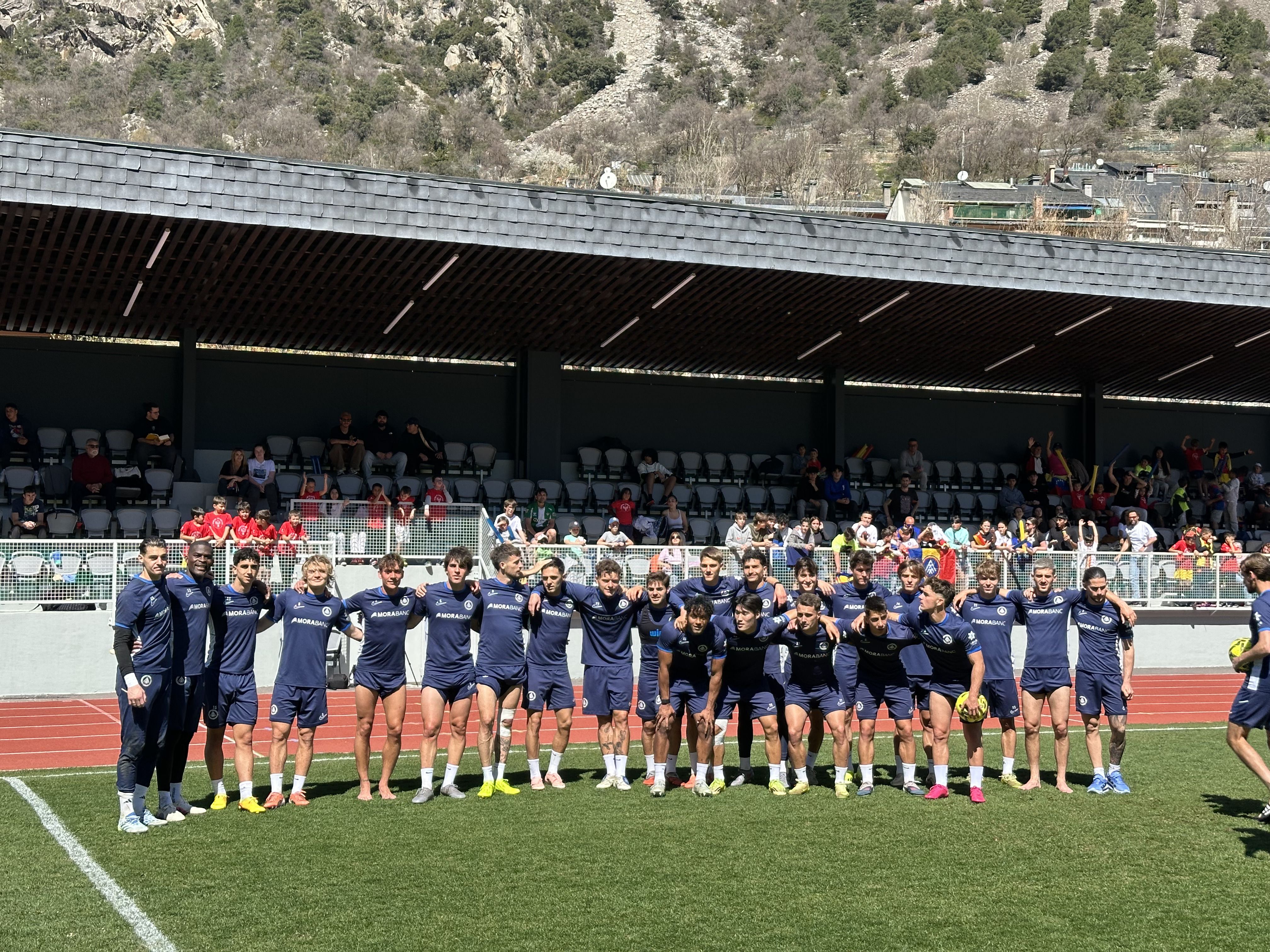 Una foto d'equip. Una foto d'equip.