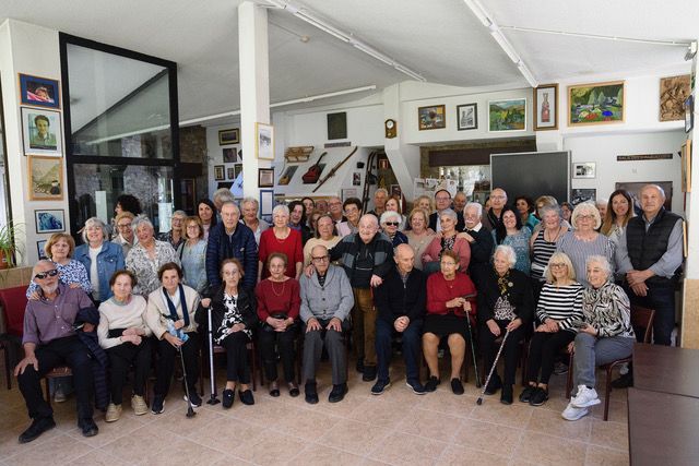 Canillo reuneix a una seixantena de padrins en el dinar tradicional de Pasqua a Aina.