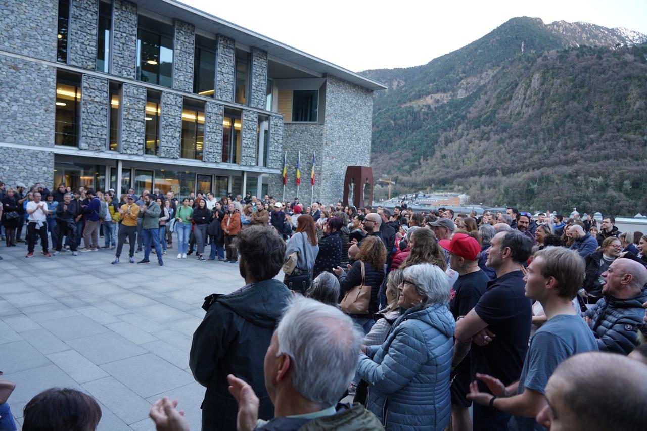 La concentració a la plaça del Consell. La concentració a la plaça del Consell.