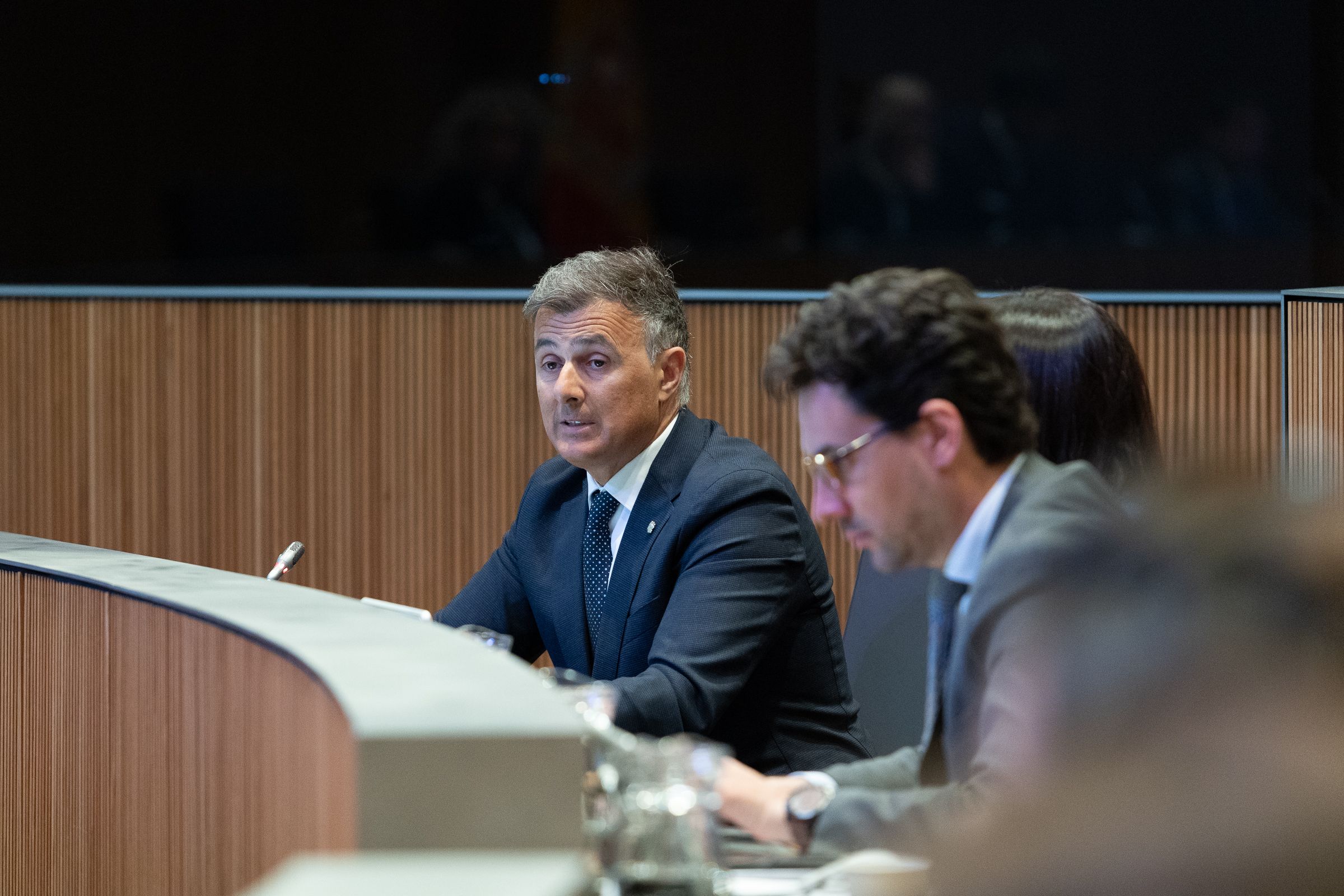 Rossell, durant la seva intervenció al Consell. Rossell, durant la seva intervenció al Consell.