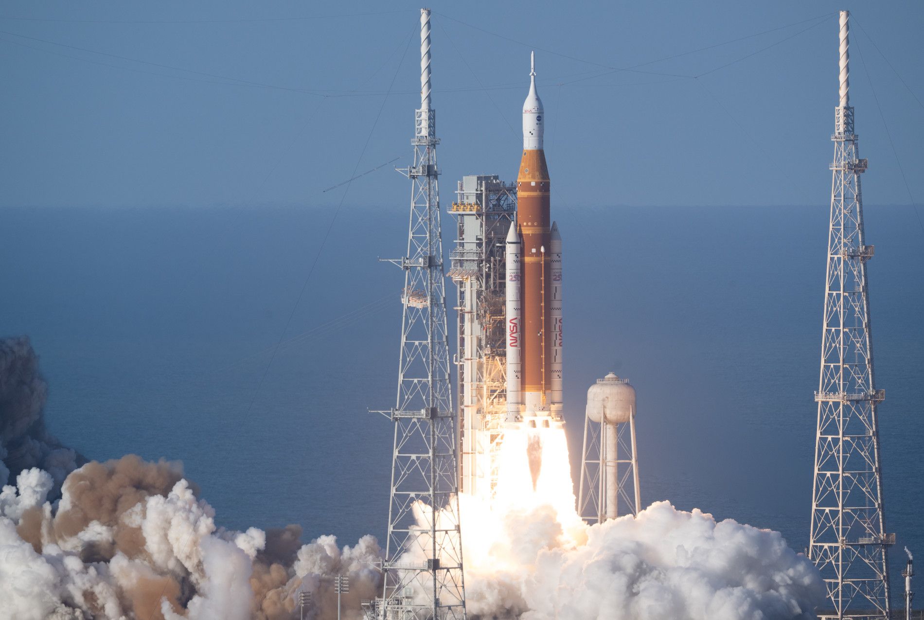 Llançament del SLS amb la càpsula transportant els 4 astronautes de la missió Artemis II - Crèdit: NASA La portaveu del Sindicat, Rebeca Bonache.