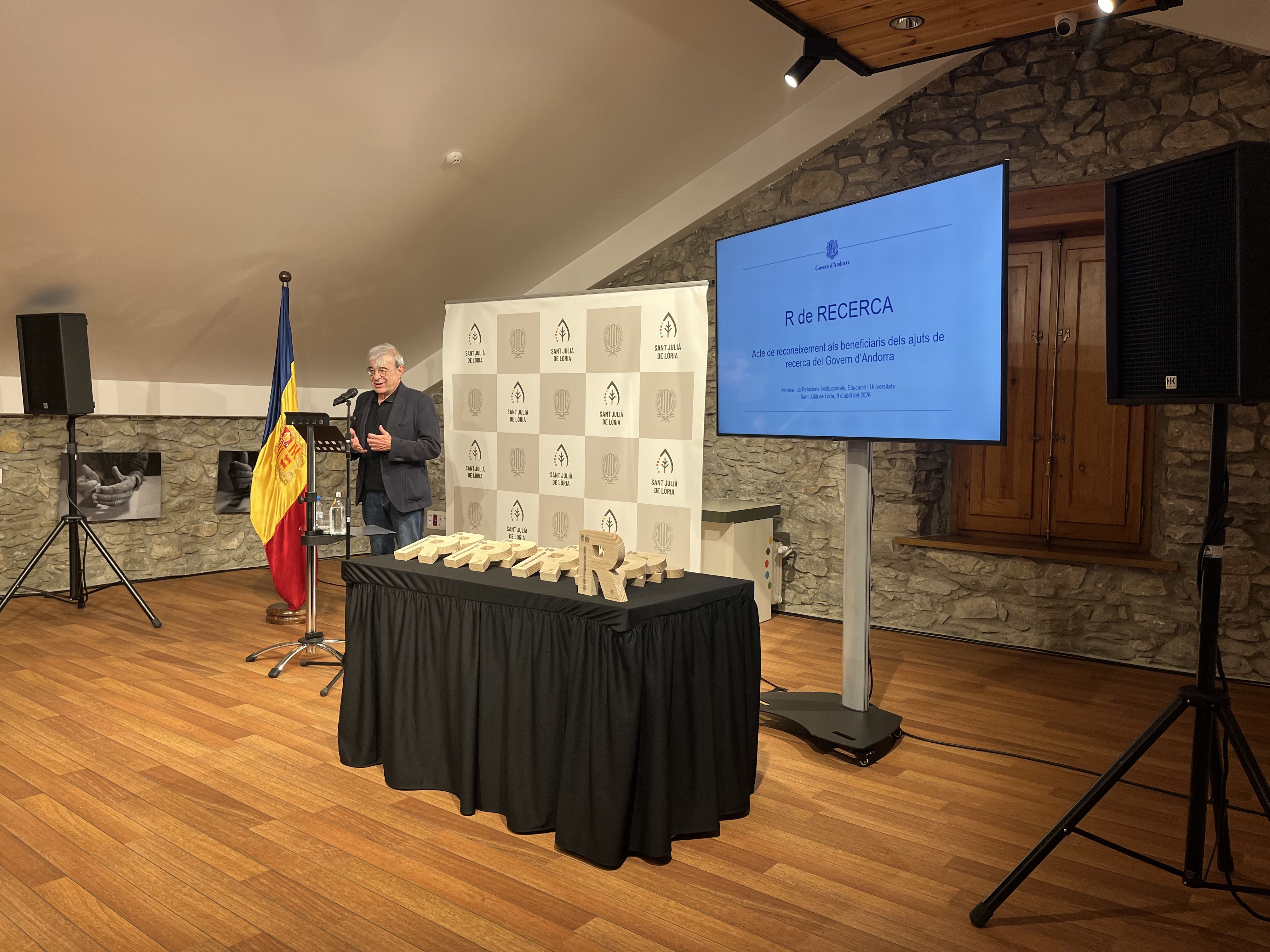 Acte de reconeixement als beneficiaris dels ajuts de recerca, celebrat aquest dijous a la Sala Sergi Mas. Acte de reconeixement als beneficiaris dels ajuts de recerca, celebrat aquest dijous a la Sala Sergi Mas.